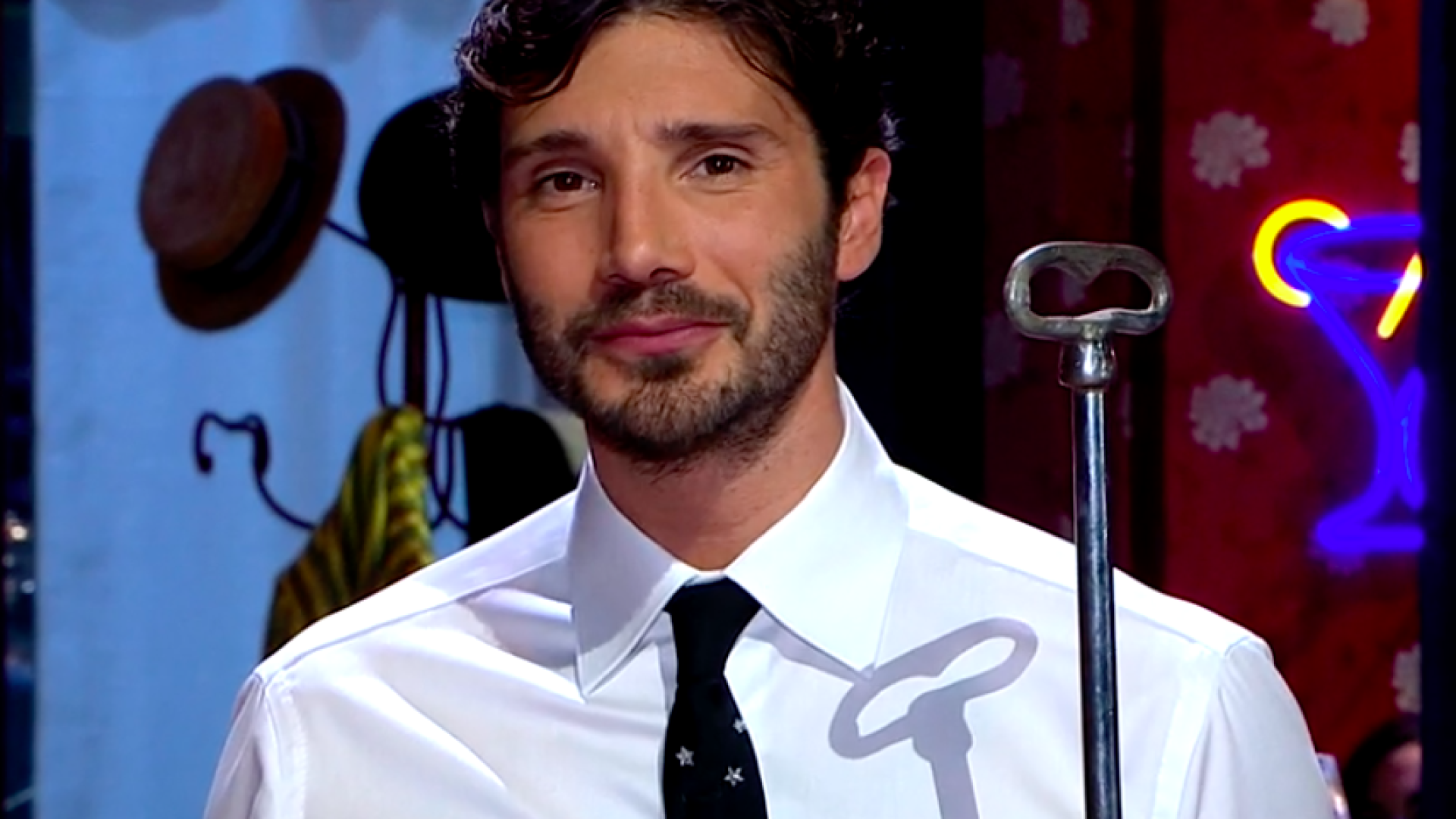 Divertimento e leggerezza nel bar di De Martino