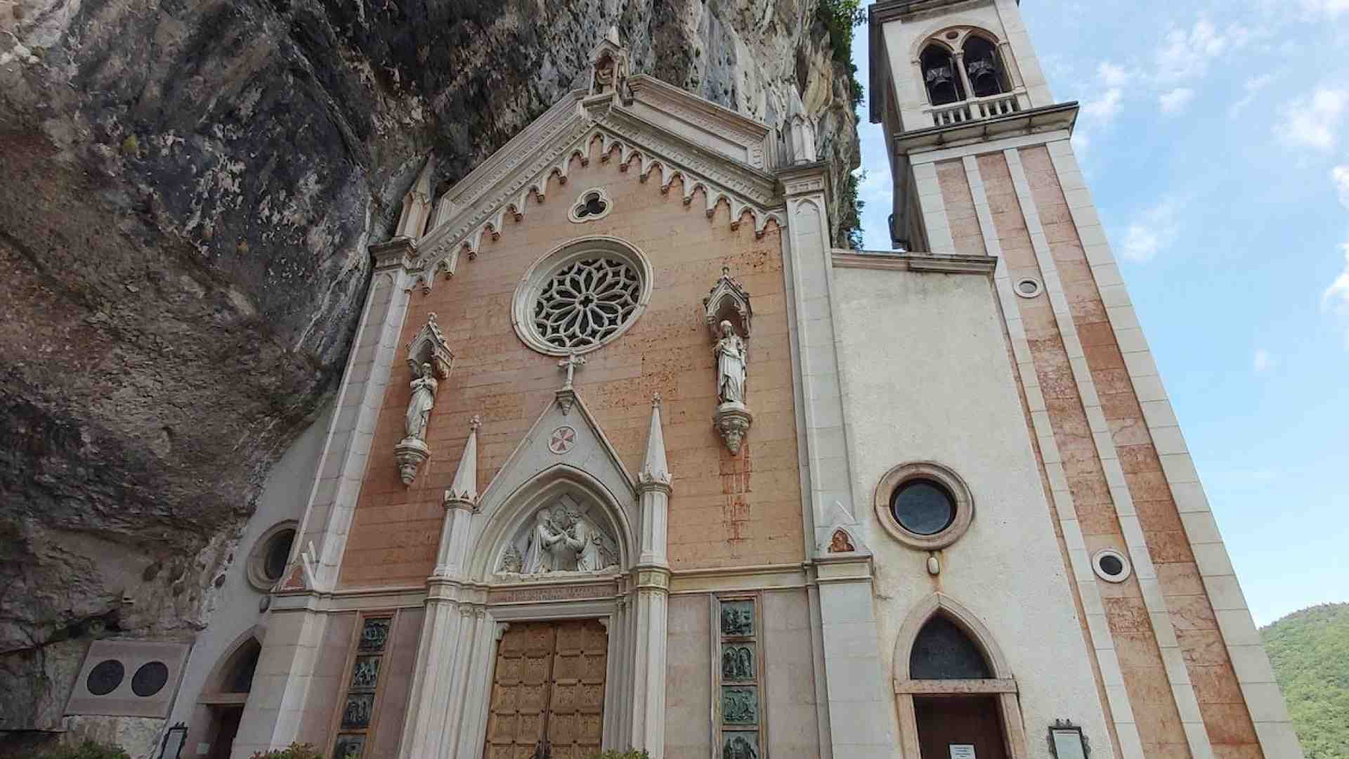 Cercasi materiale per una mostra sul santuario Madonna della Corona