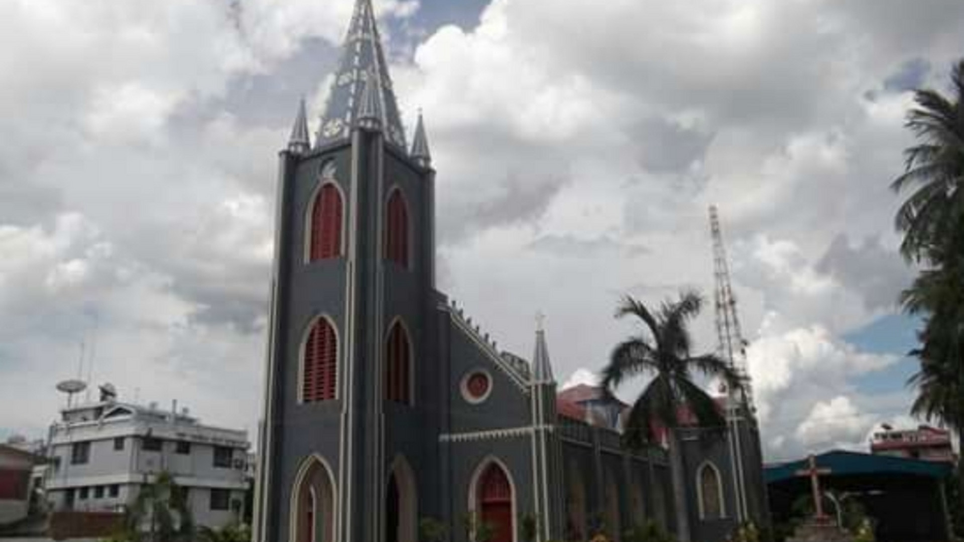 Myanmar, vescovo ostaggio dei militari nella cattedrale di Mandalay