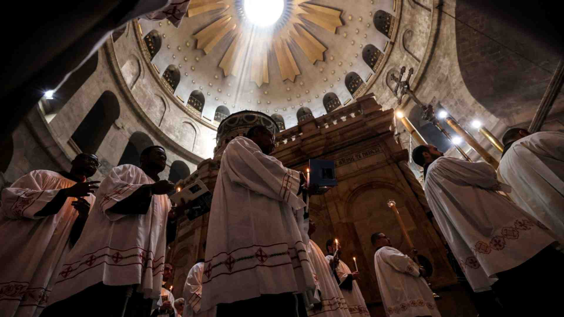 Festa tra le tensioni Pizzaballa: noi cercatori di vita
