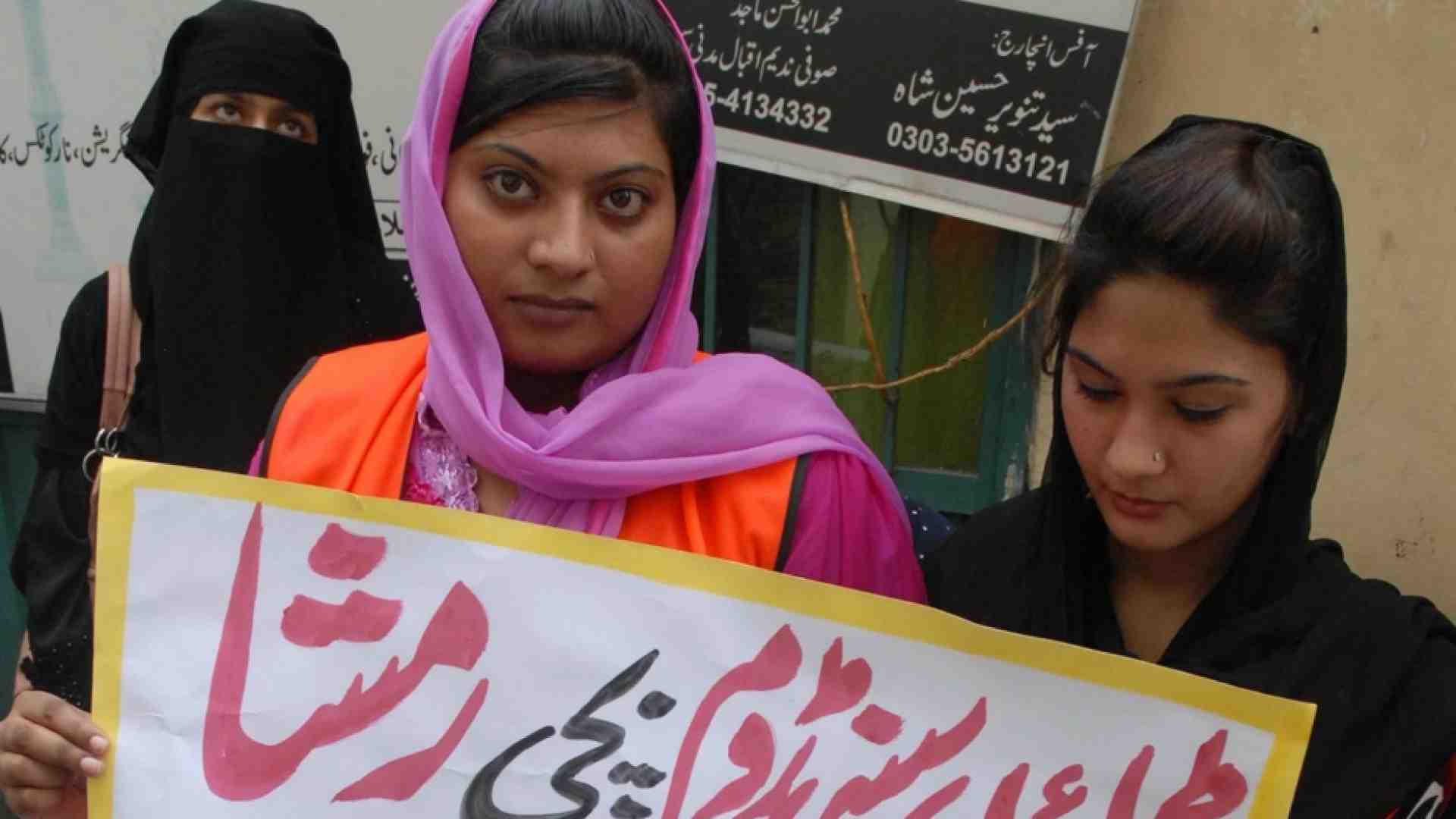 Meereb, 16 anni, rapita e violentata per la conversione. Ma ora è libera