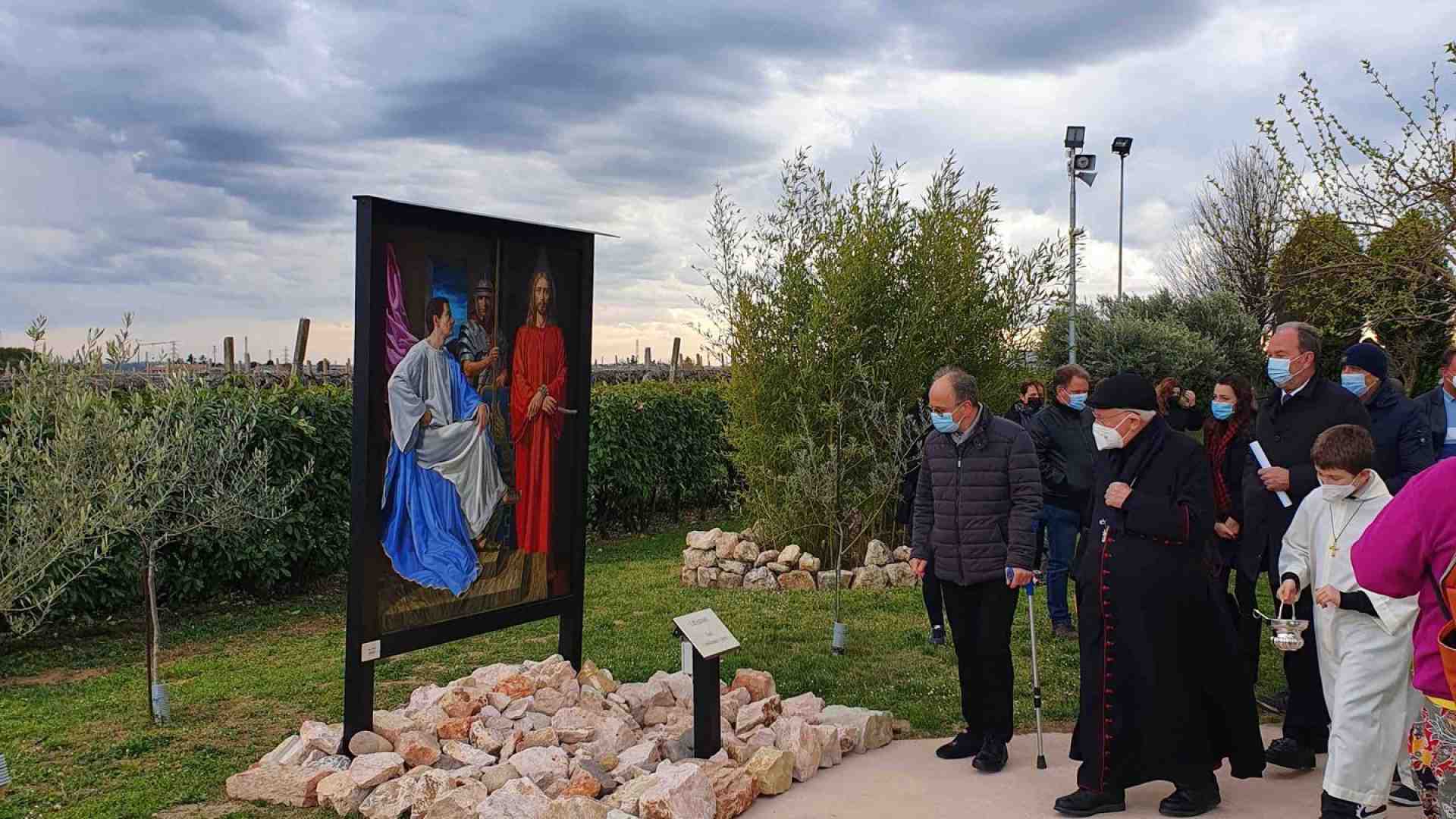 Inaugurata la Via Crucis nel parco retrostante la chiesa