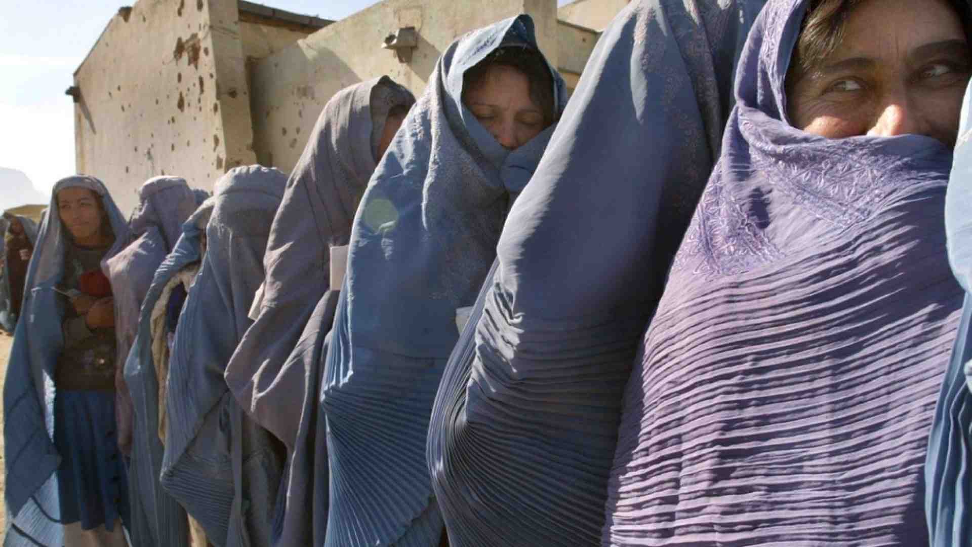 EoF fa da ponte per i diritti umani: coppia afgana salvata dai talebani