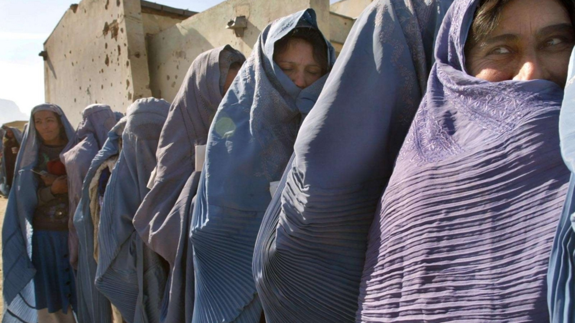 EoF fa da ponte per i diritti umani: coppia afgana salvata dai talebani