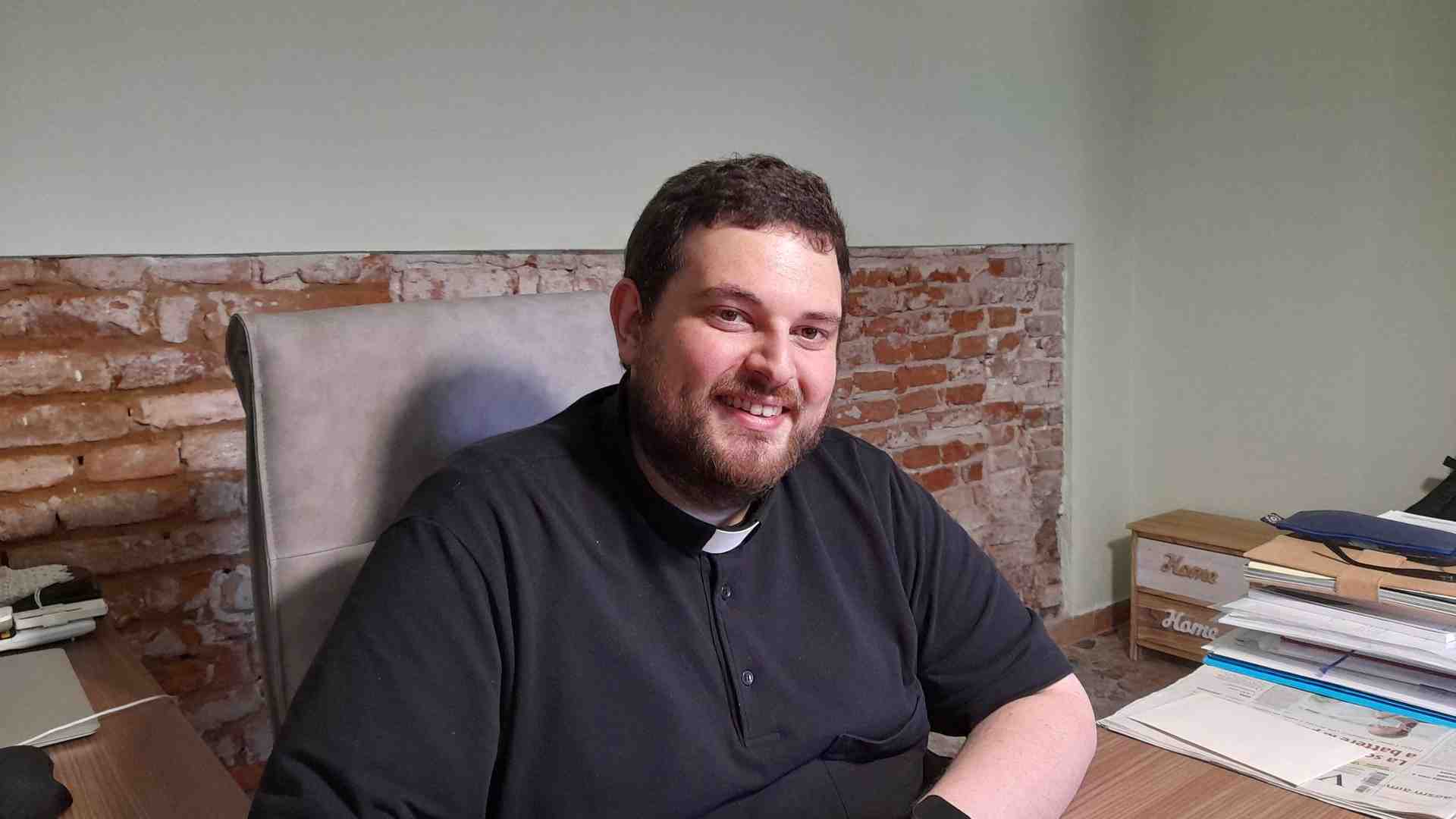 Don Alberto Speranza: il calore del fare famiglia nelle radici di una vocazione