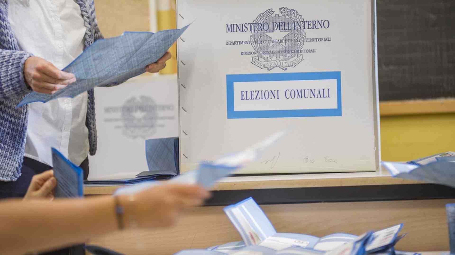 Alle urne per scegliere 971 sindaci. I comuni e le cose da sapere