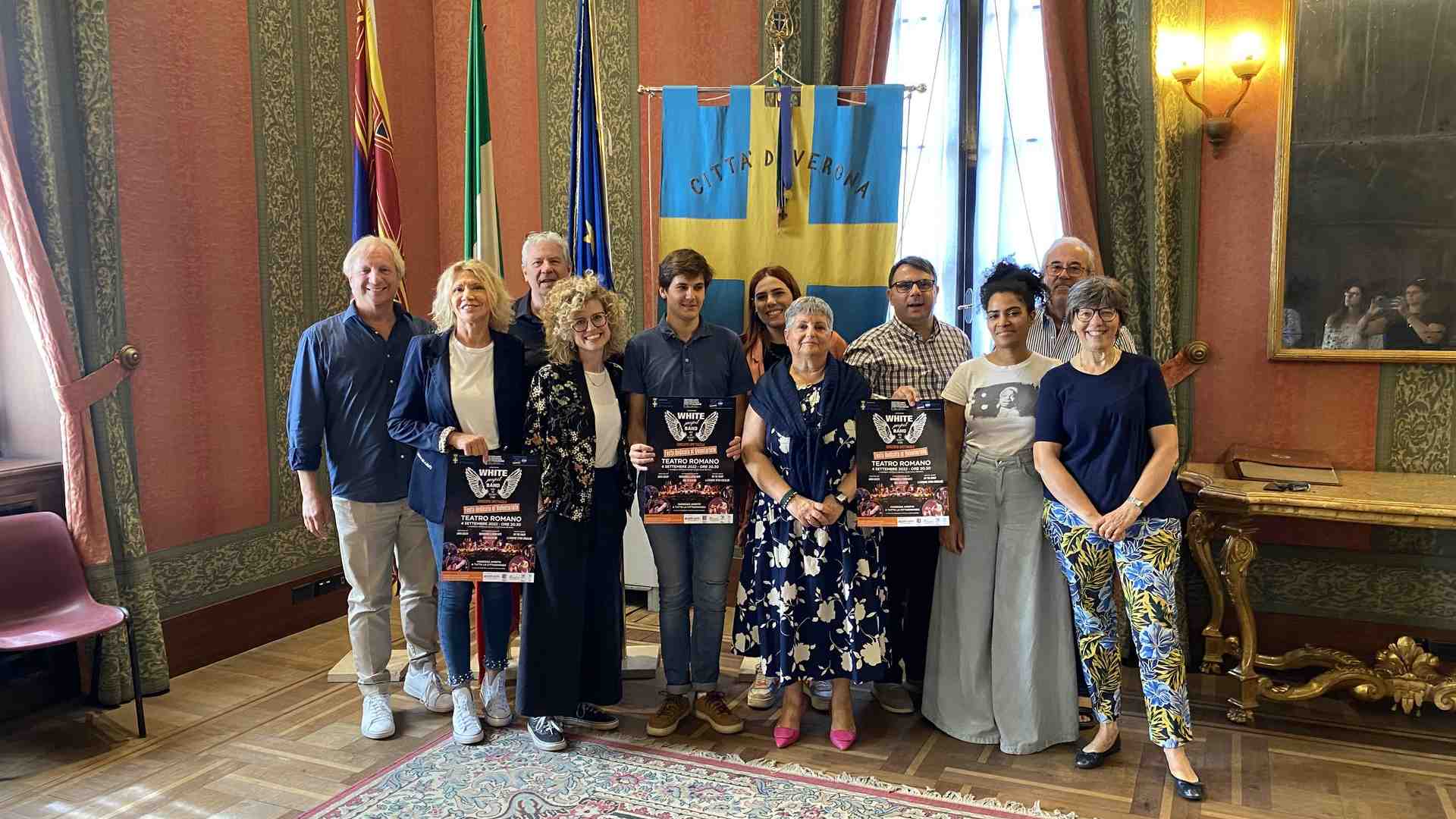 La White Project Band al Teatro Romano per solidarietà