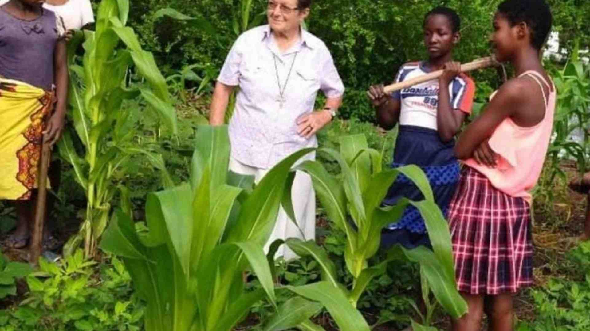 «Sia pace per il Mozambico», folla per l’addio a suor Maria