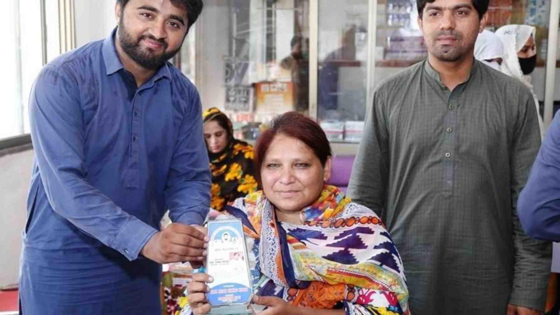 Zahida, la donna che in Pakistan sta cambiando la vita delle persone disabili