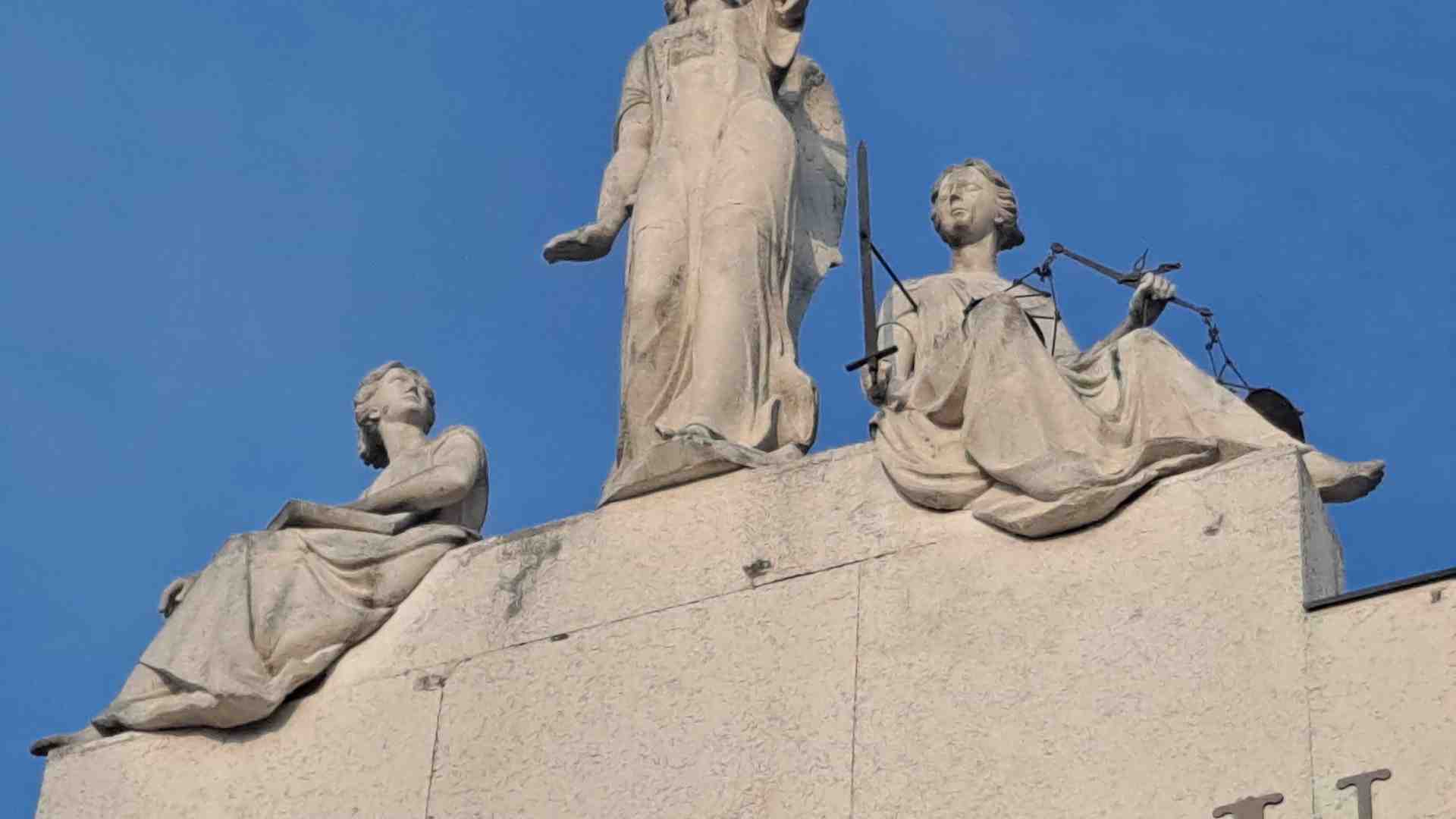 Ognissanti e Commemorazione dei defunti: le celebrazioni nei cimiteri cittadini