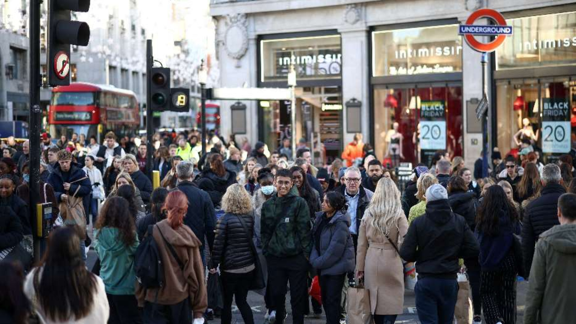 I cristiani diventano minoranza in Inghilterra e Galles