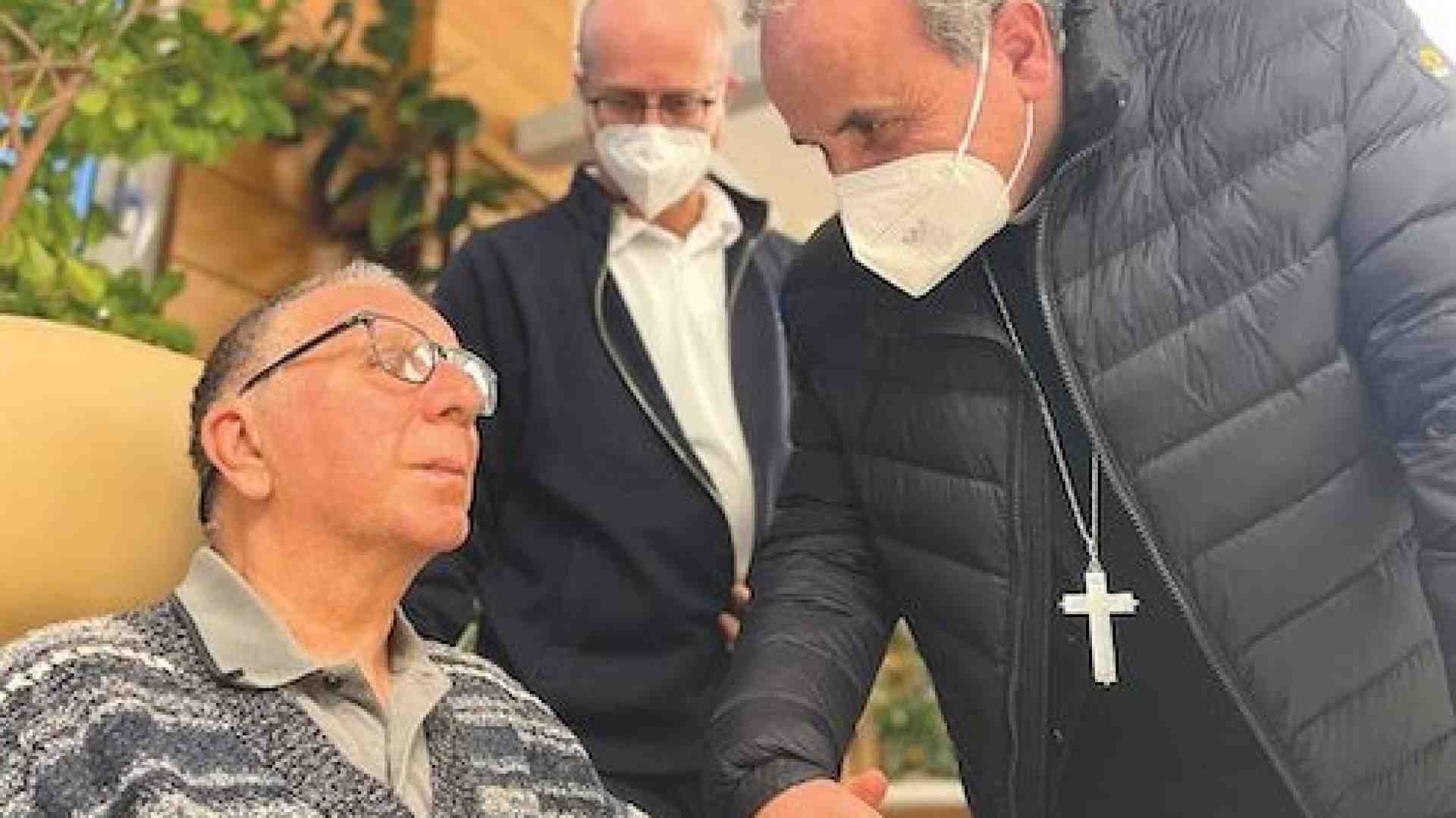 Anziani da curare anziani da accudire