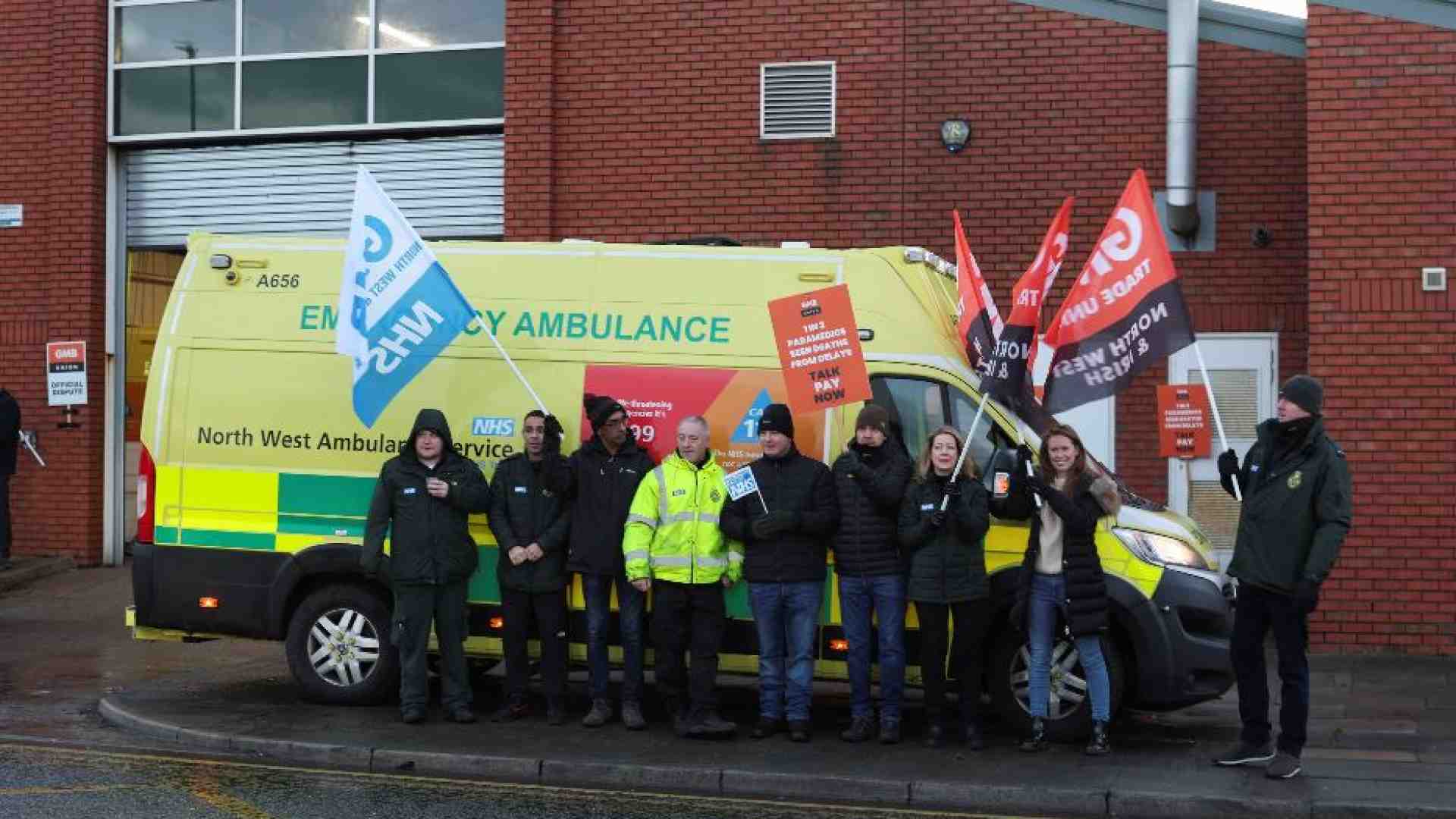 Pronto soccorso in tilt in Gran Bretagna. I medici: la crisi è totale