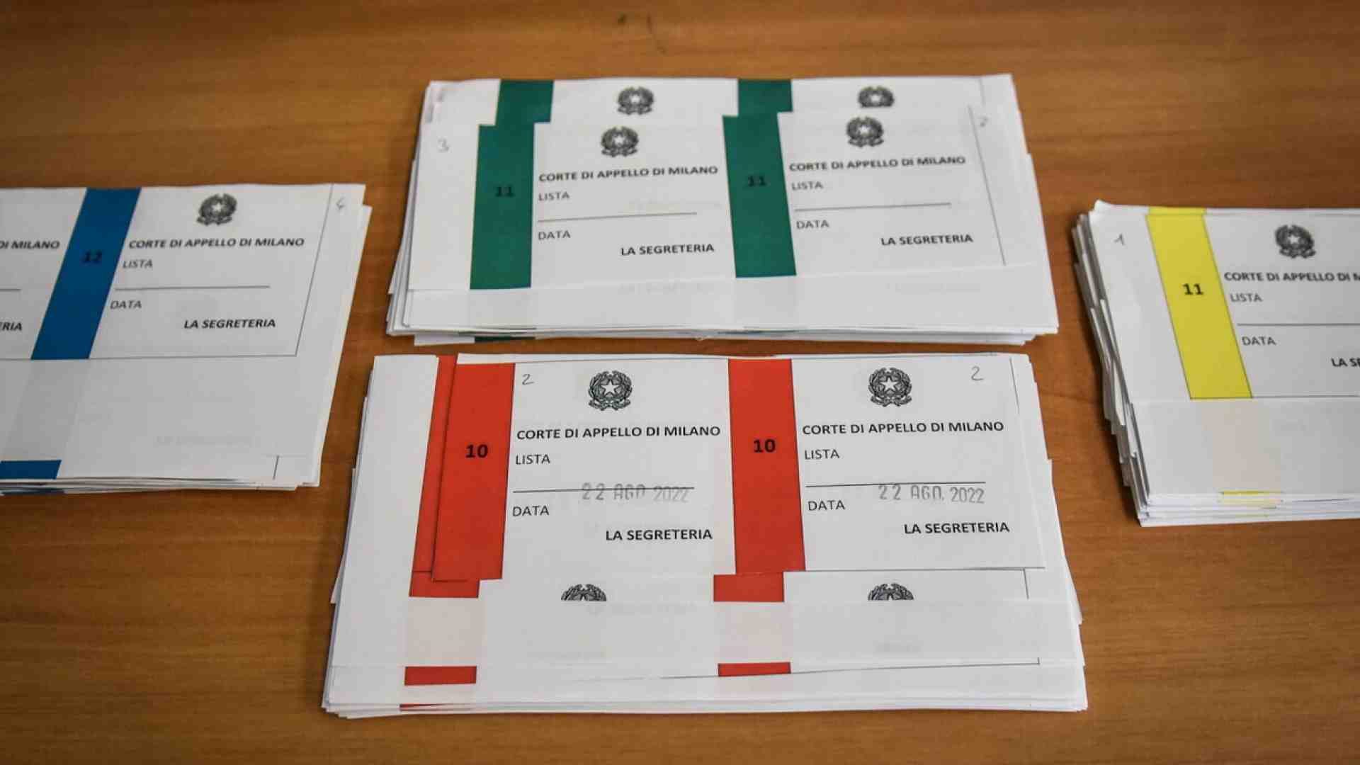 Dal ciclista all'ex vice di Raggi. I candidati dei partiti in Lazio e Lombardia