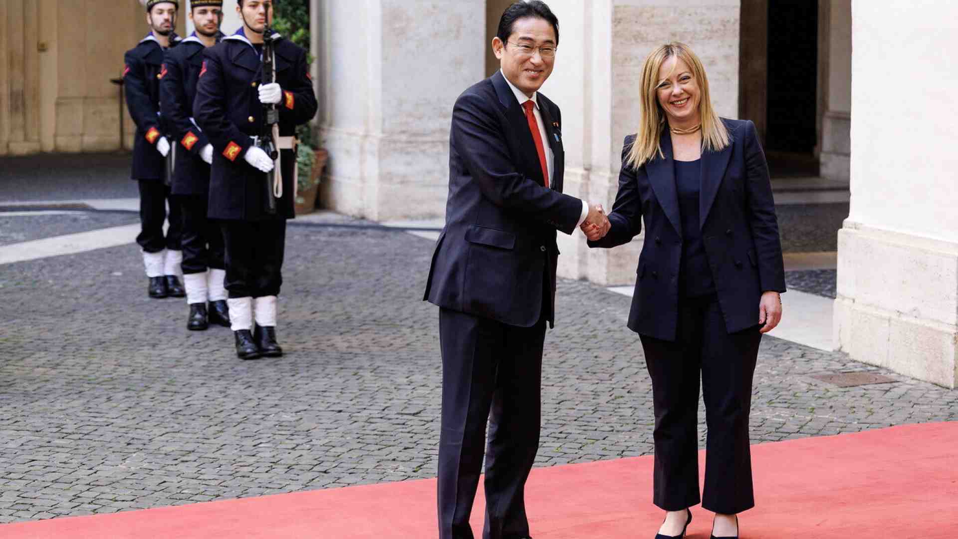 Riarmi e minacce. Meloni fa diventare il Giappone “partner strategico”