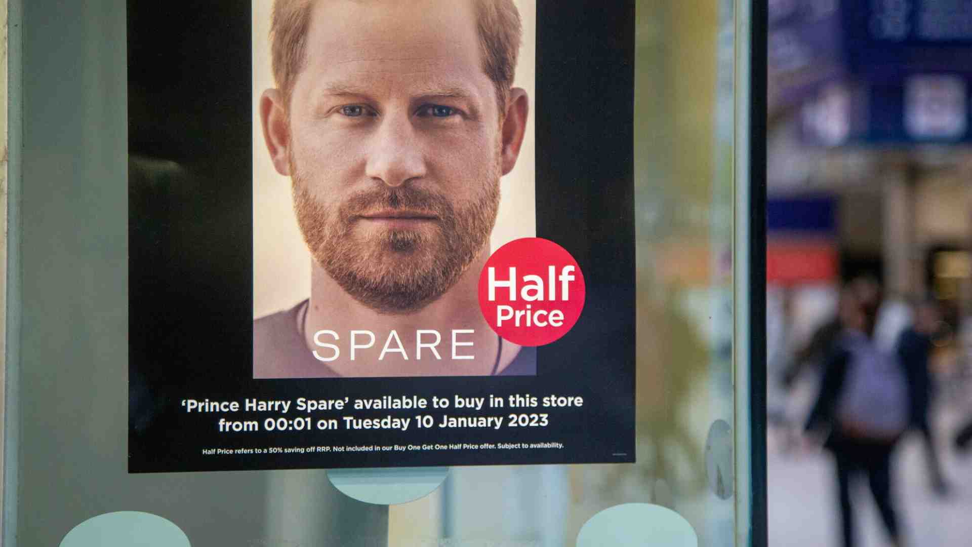 Il lucidalabbra, la ciotola del cane e l’uccellino che vola via: Harry il principe poeta