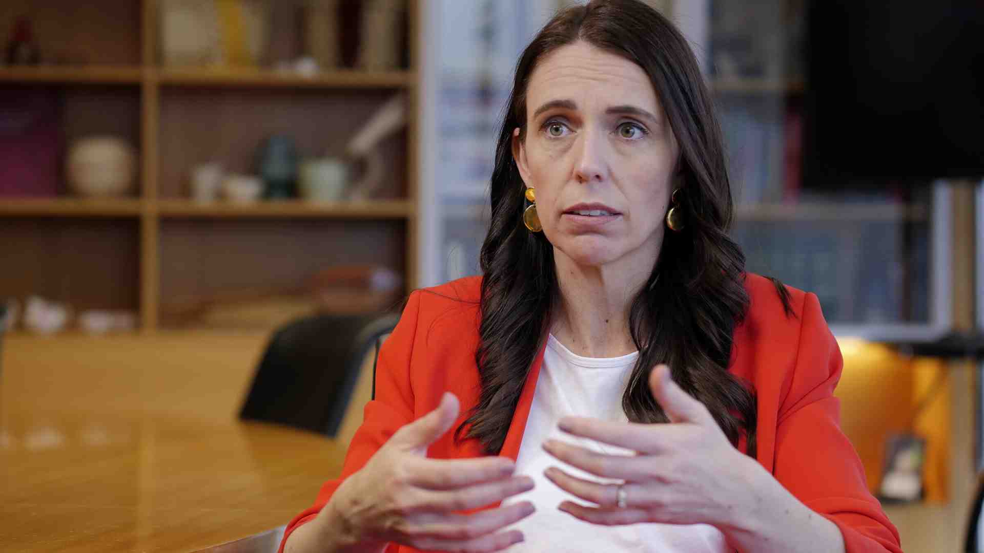 La rinunzia della premier neozelandese Jacinda Ardern ci fa ripensare a Brecht