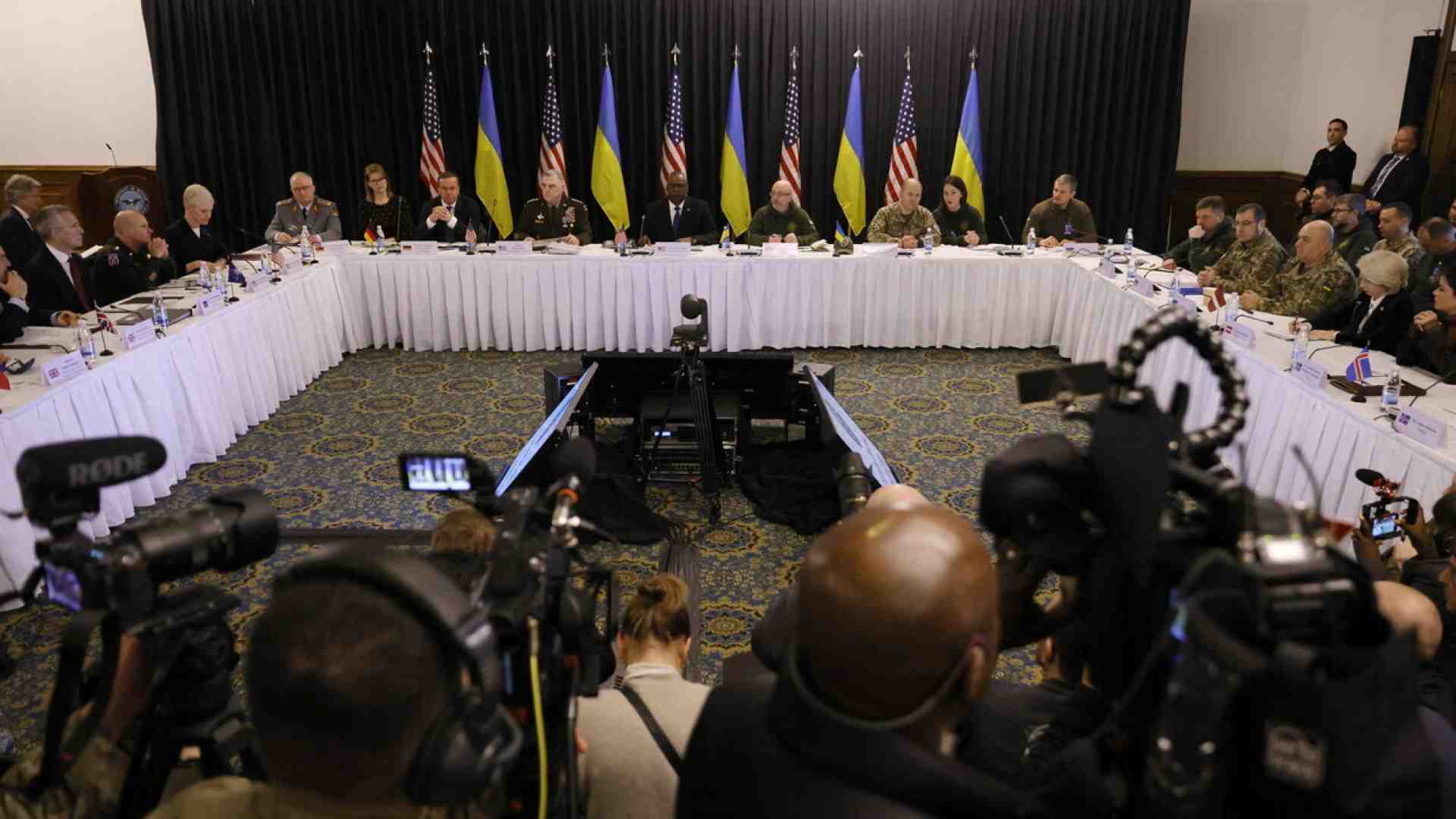 A Ramstein gli alleati dell'Ucraina rafforzano il loro sostegno con nuove armi