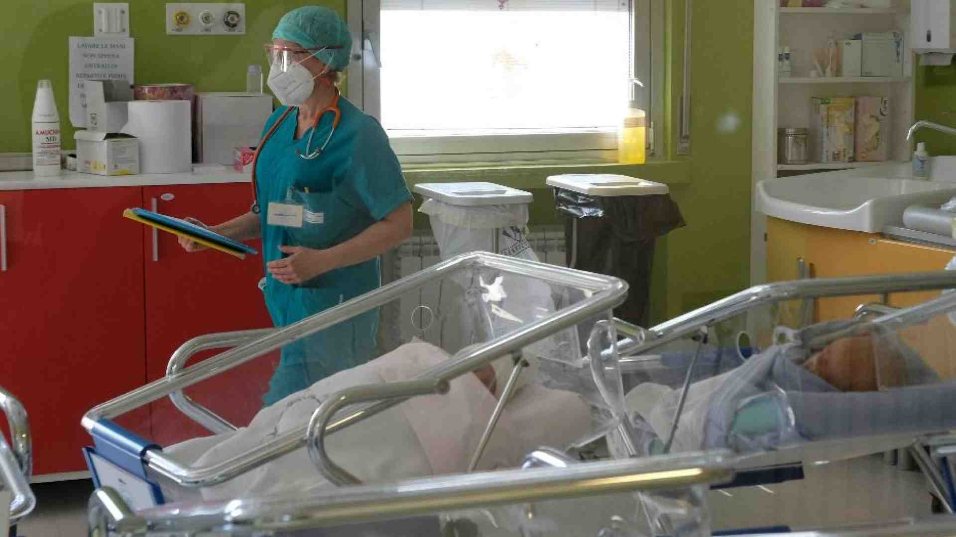 Il Portogallo ha invertito marcia: le nascite crescono dopo il Covid