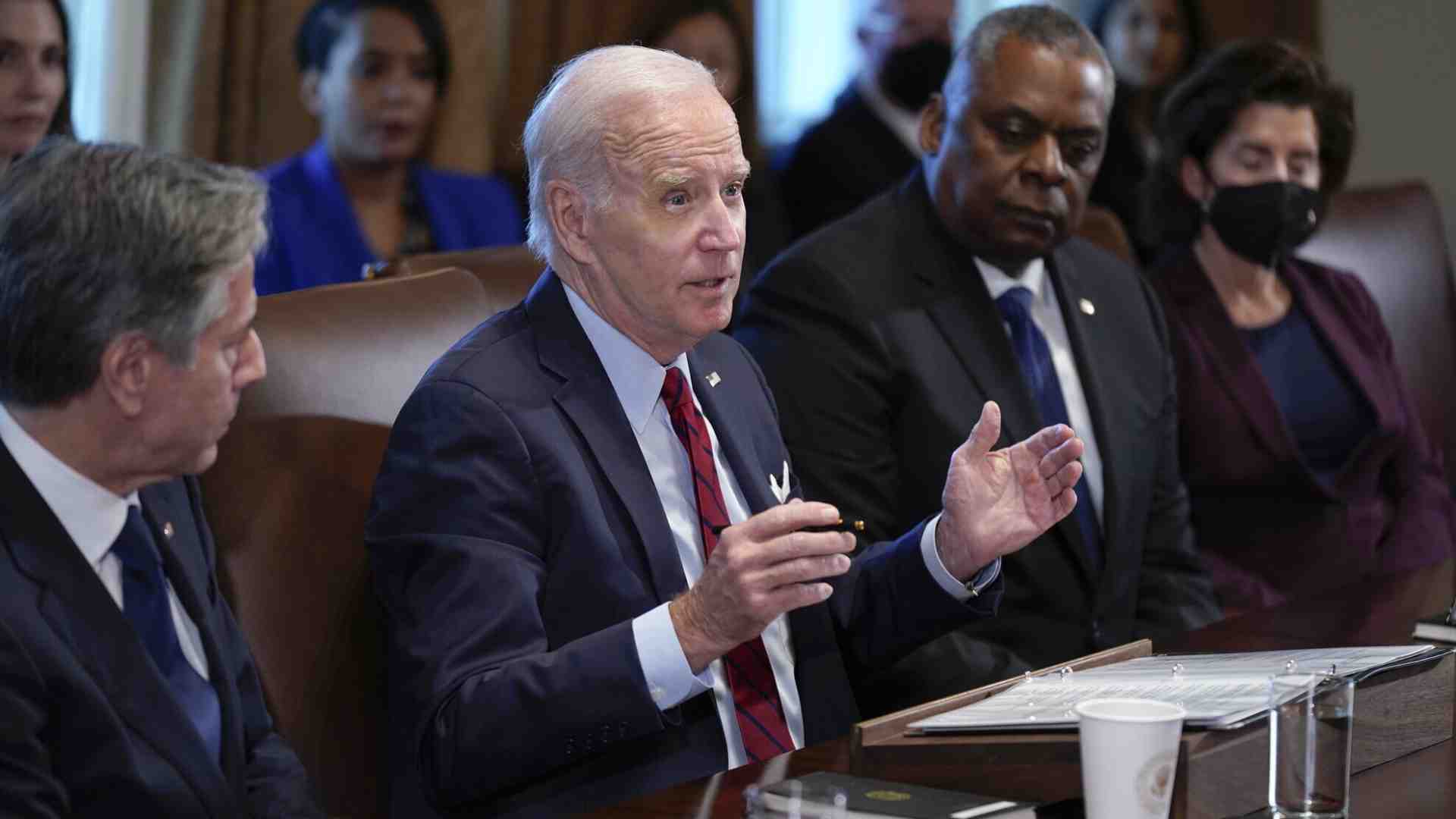 L’imbarazzo per i documenti riservati ritrovati a casa di Biden è un po’ controproducente