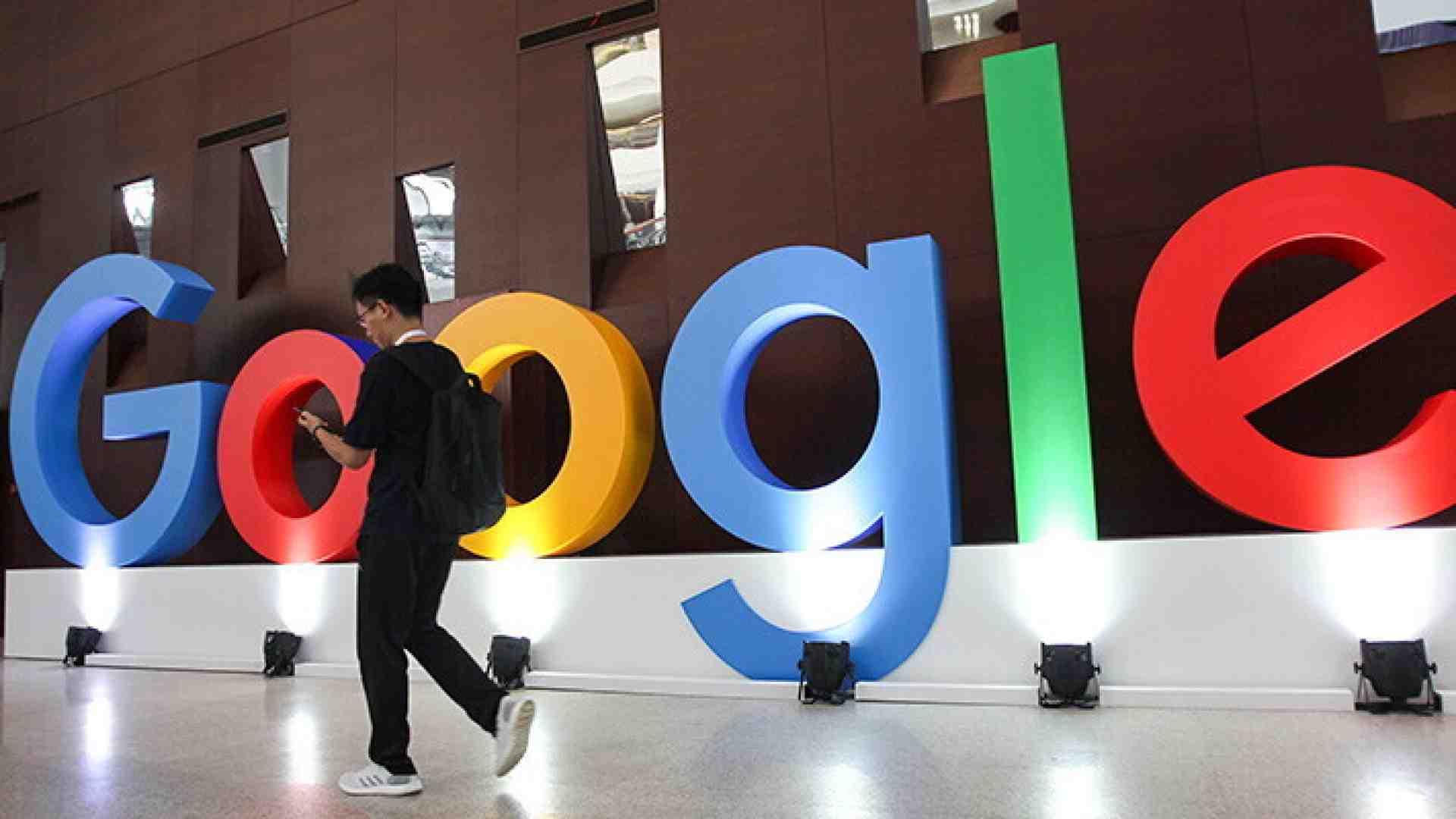 Il lavoro (nero) di chi ripulisce i contenuti che fanno funzionare le IA