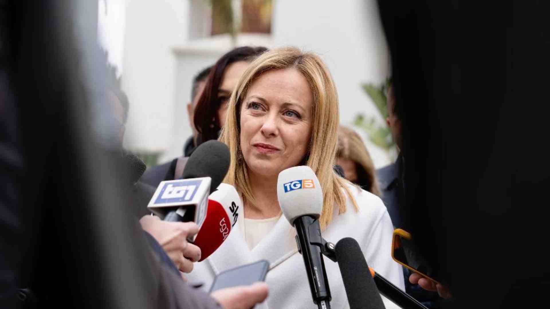 Meloni in Libia, tra migranti da bloccare e gas da importare