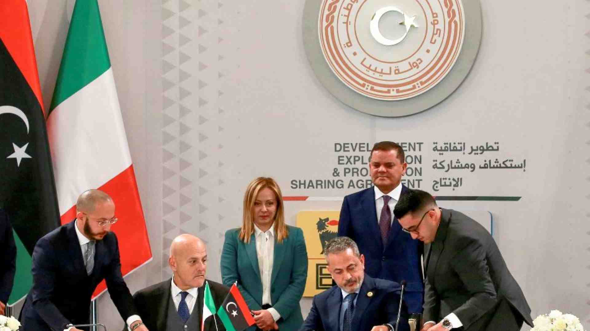 Meloni a Tripoli: gas e navi «anti-migranti», lo scambio fra Italia e Libia