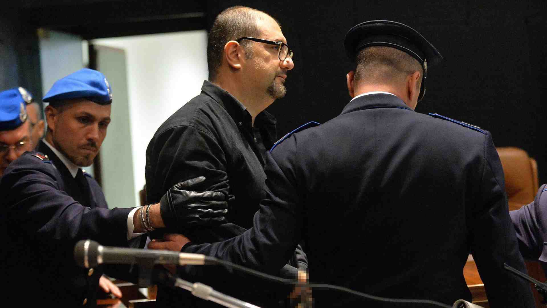 Lo stato italiano "non scende a patti" con Cospito