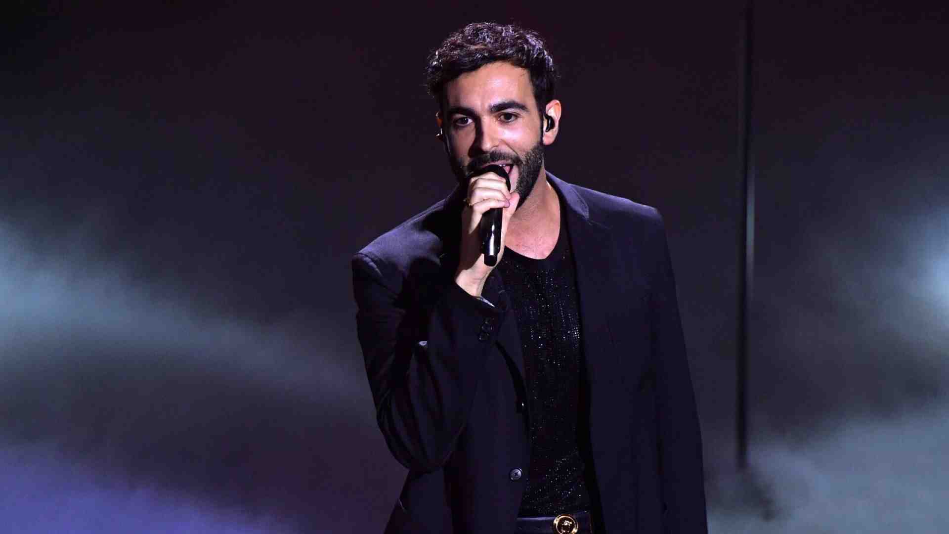 Mengoni torna a Sanremo: "Il brano è un invito ad accettare quello che la vita ci offre"