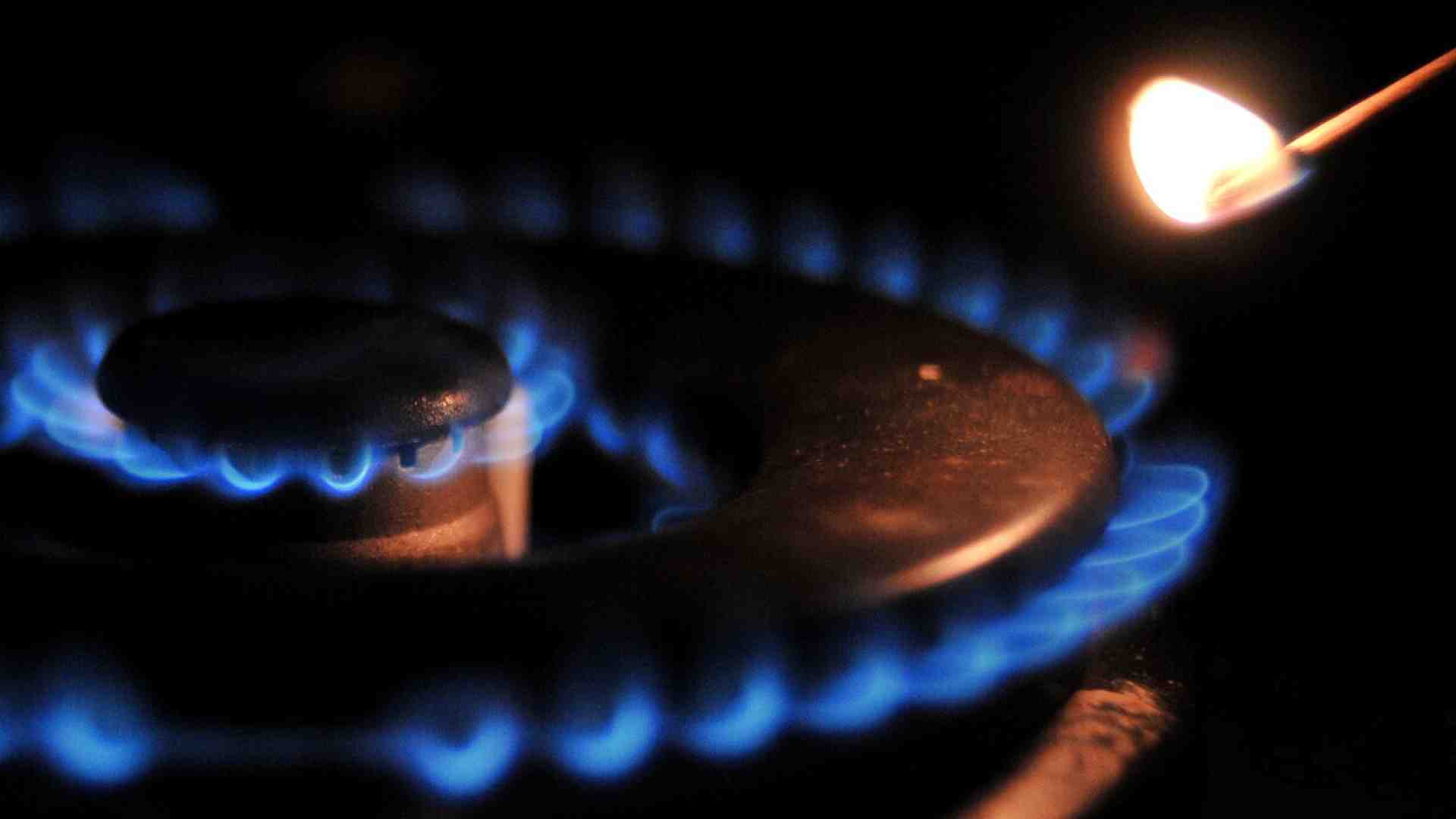 Bollette del gas meno care: a gennaio tariffe giù del 34,2 per cento