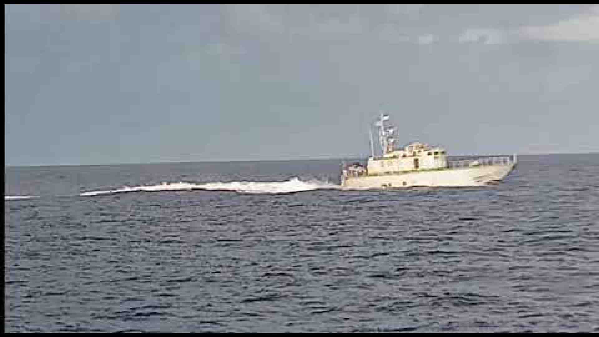 I guardacoste libici tentano di catturare 4 pescherecci. E l'Italia cede