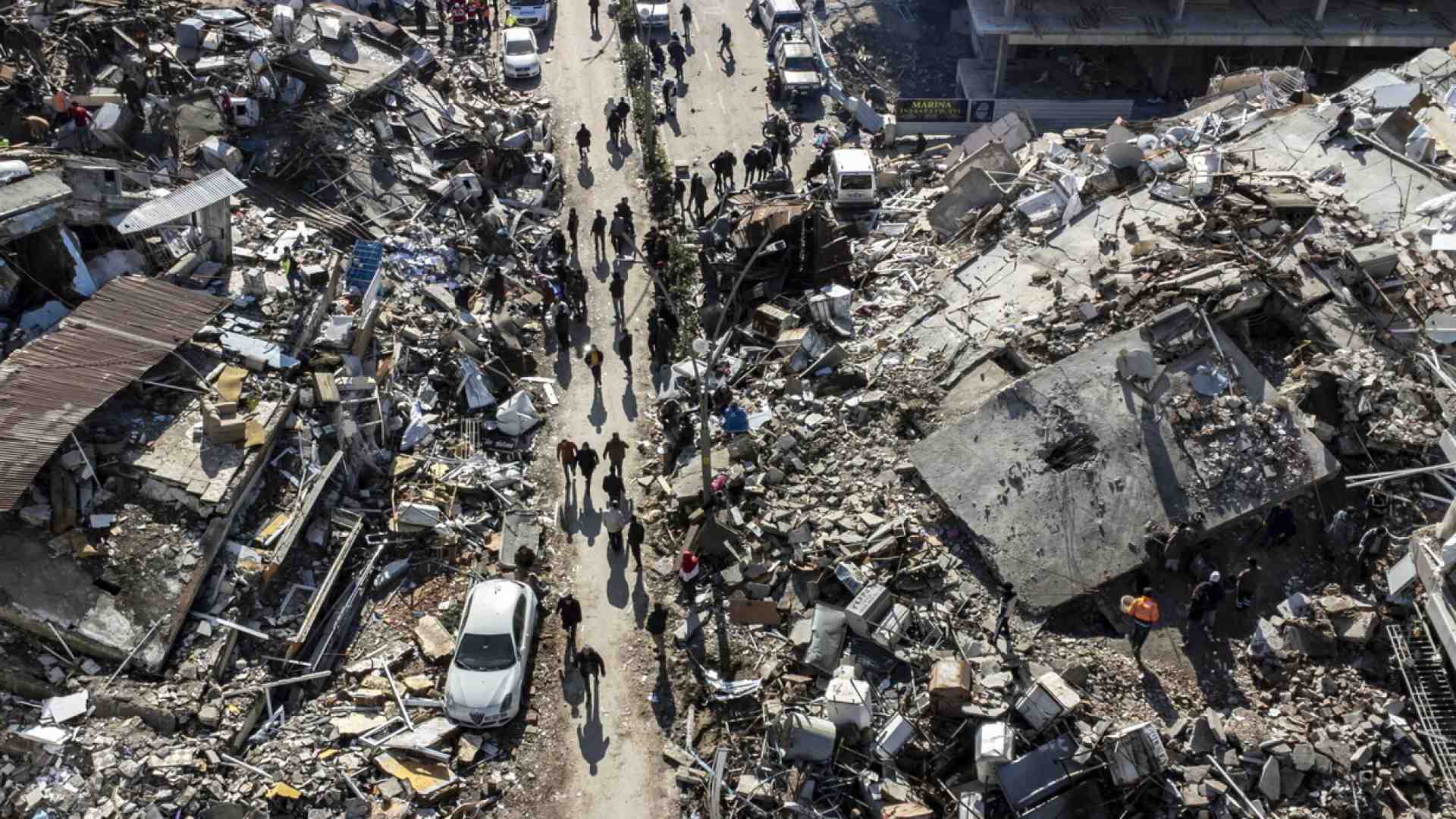 I terremoti come quello tra Turchia e Siria ci spingono a interrogarci sul male radicale