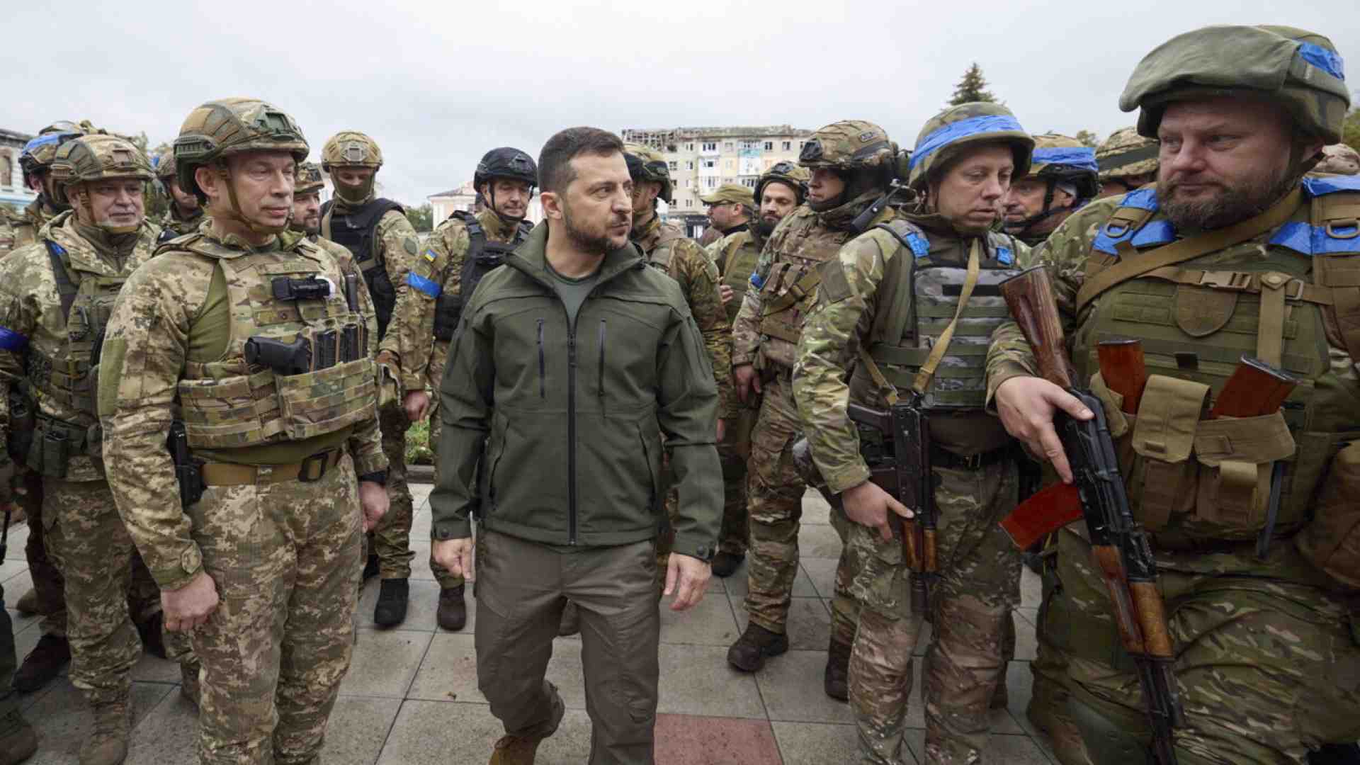 Che Guevara è severità, scelta di vita. Zelensky è il suo popolo in armi, necessità. Tutta un’altra storia