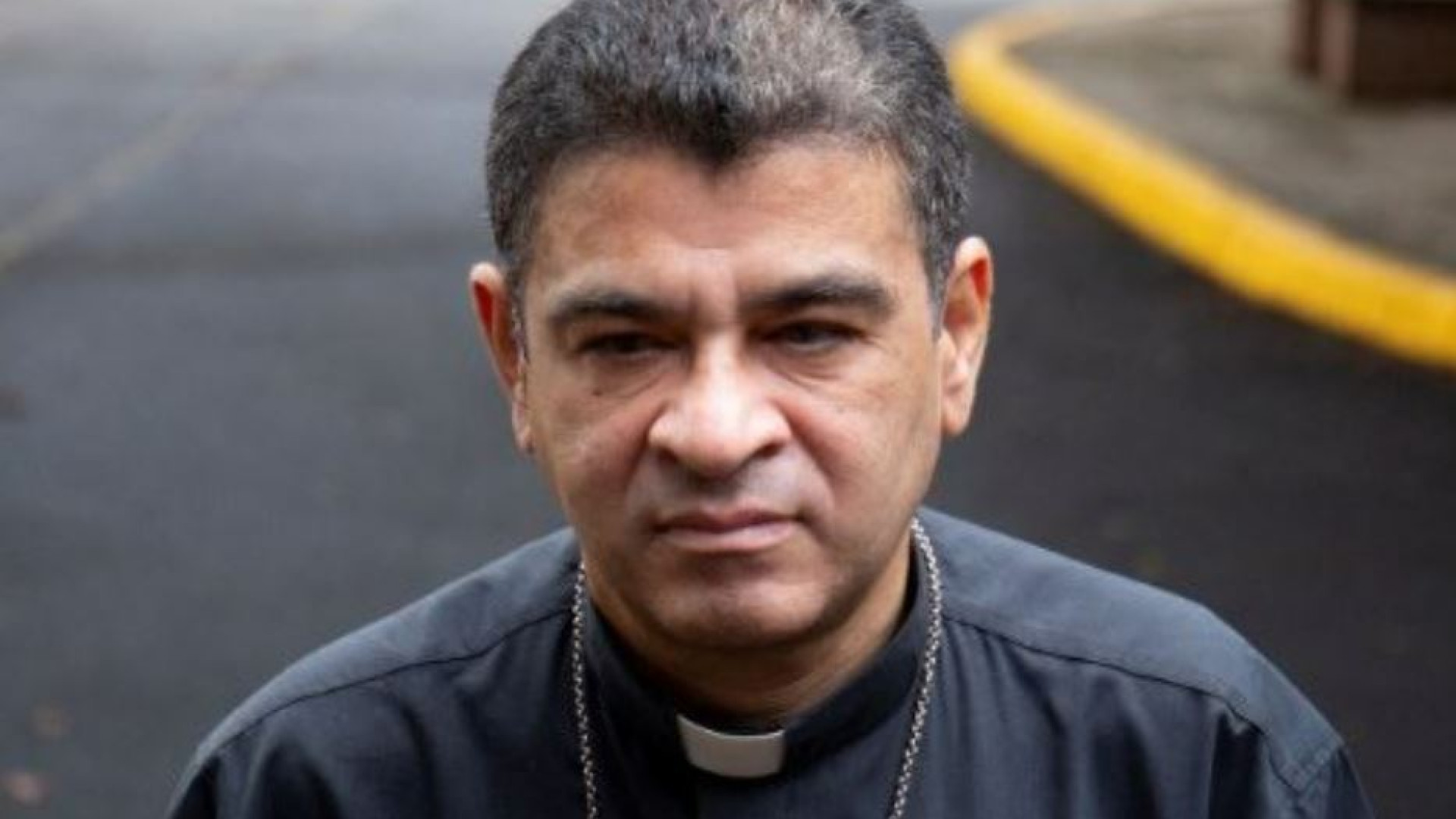 Rifiuta l'esilio, condannato a 26 anni di carcere il vescovo Álvarez