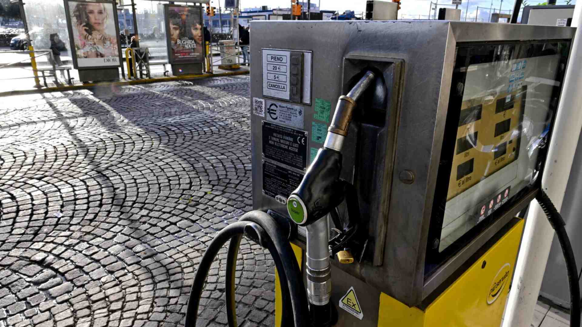I prezzi dei carburanti in calo: tanto allarmismo per niente