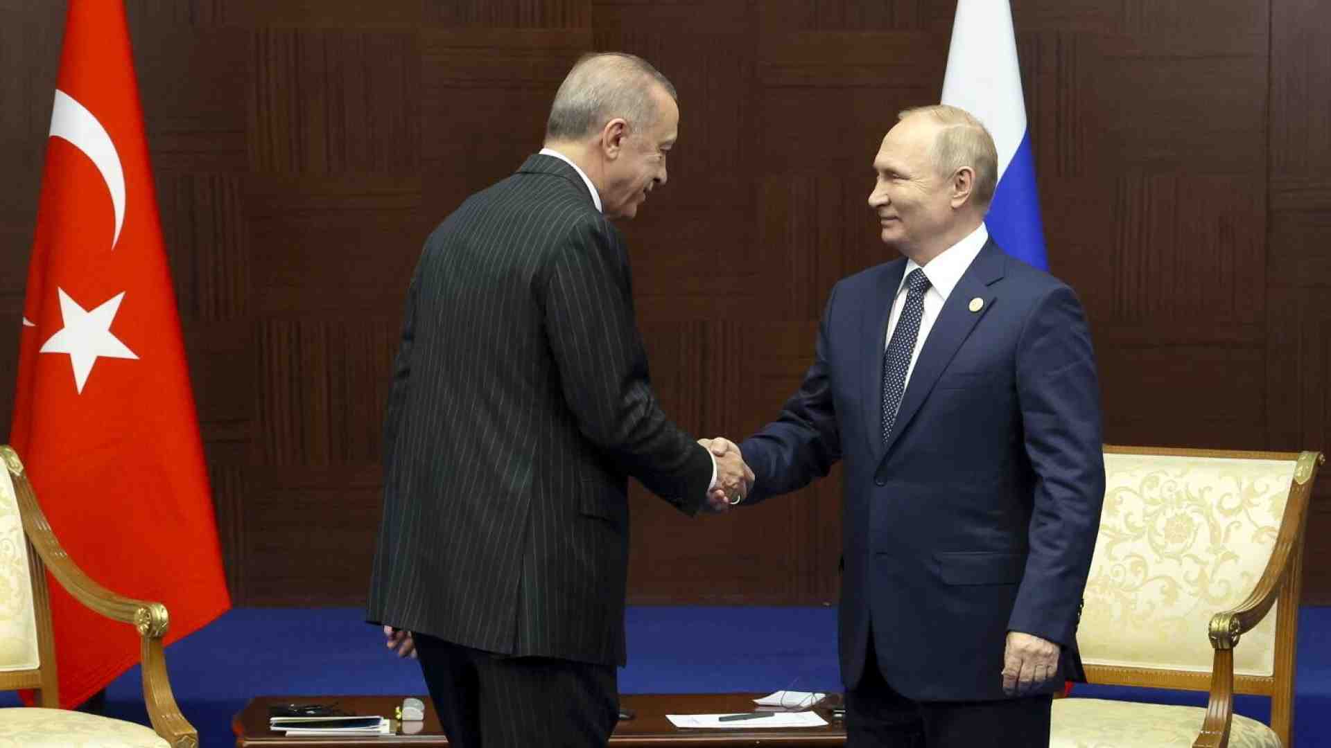 Come ha fatto con Putin, con Erdogan l’occidente volge lo sguardo altrove