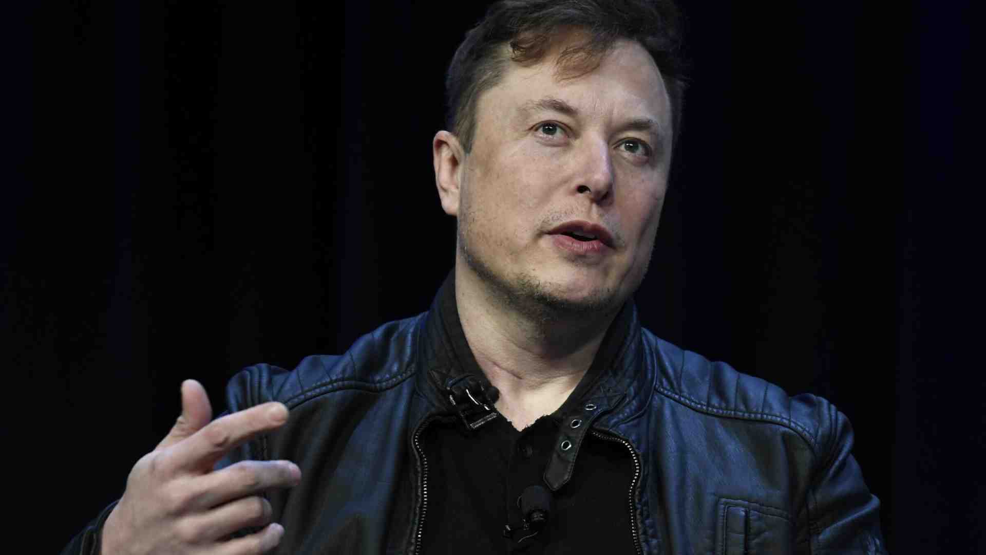 Elon Musk vuole costruire la sua IA anti-woke