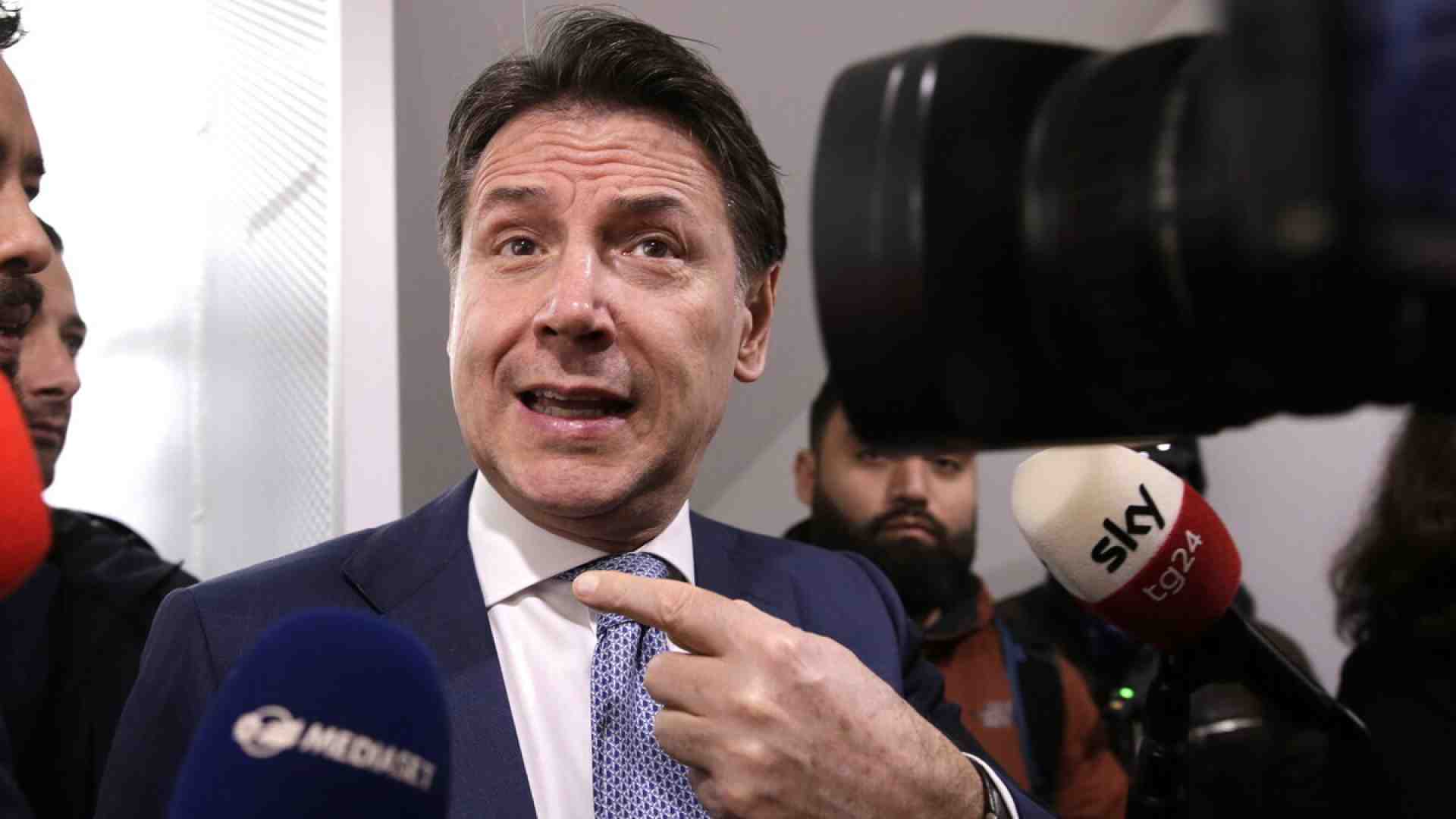 Conte a Bruxelles dai Verdi: tre ore di interrogatorio per valutare l’ingresso del M5s