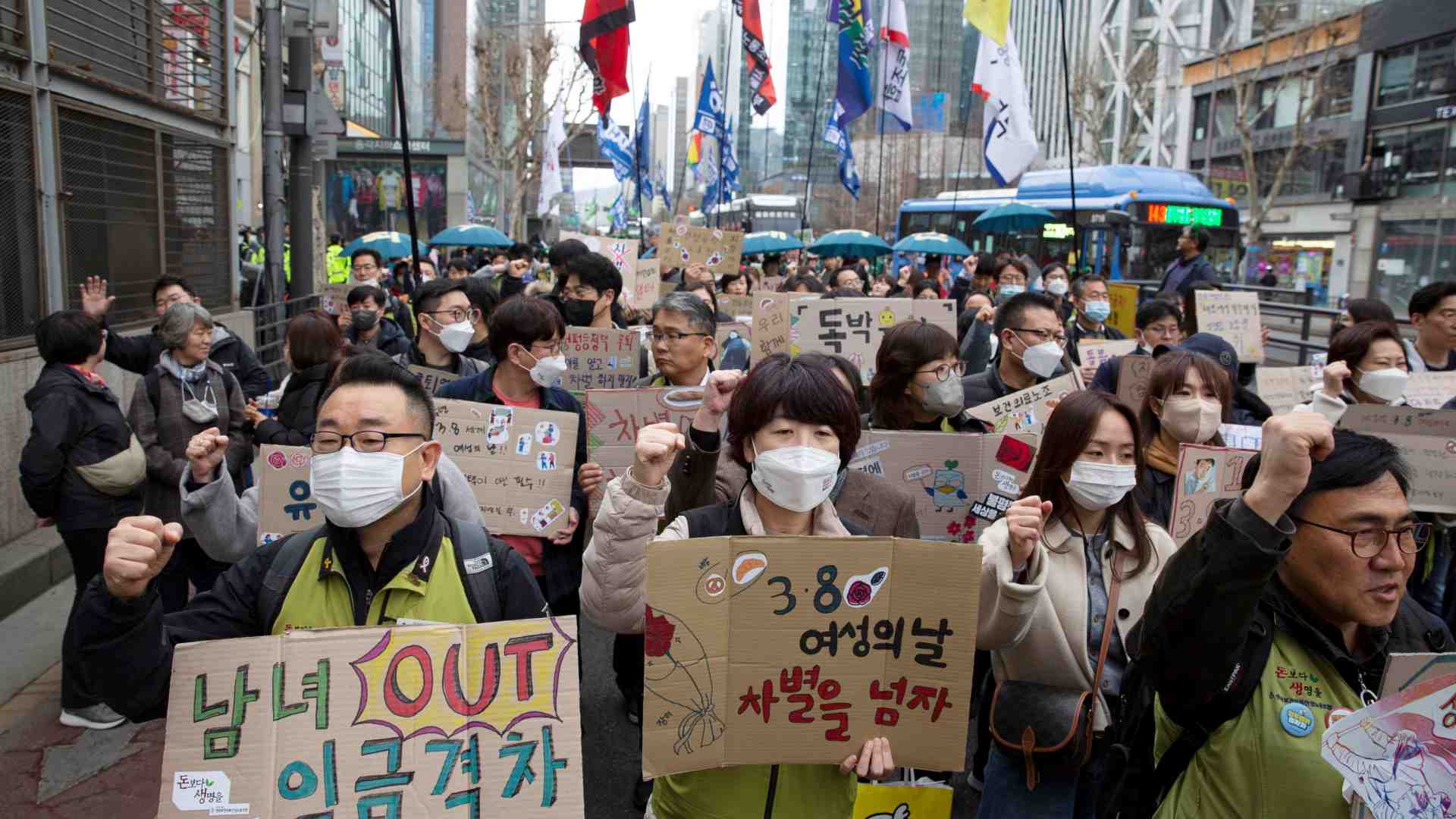 Altro che settimana corta: in Corea del Sud in ufficio 11,5 ore al giorno