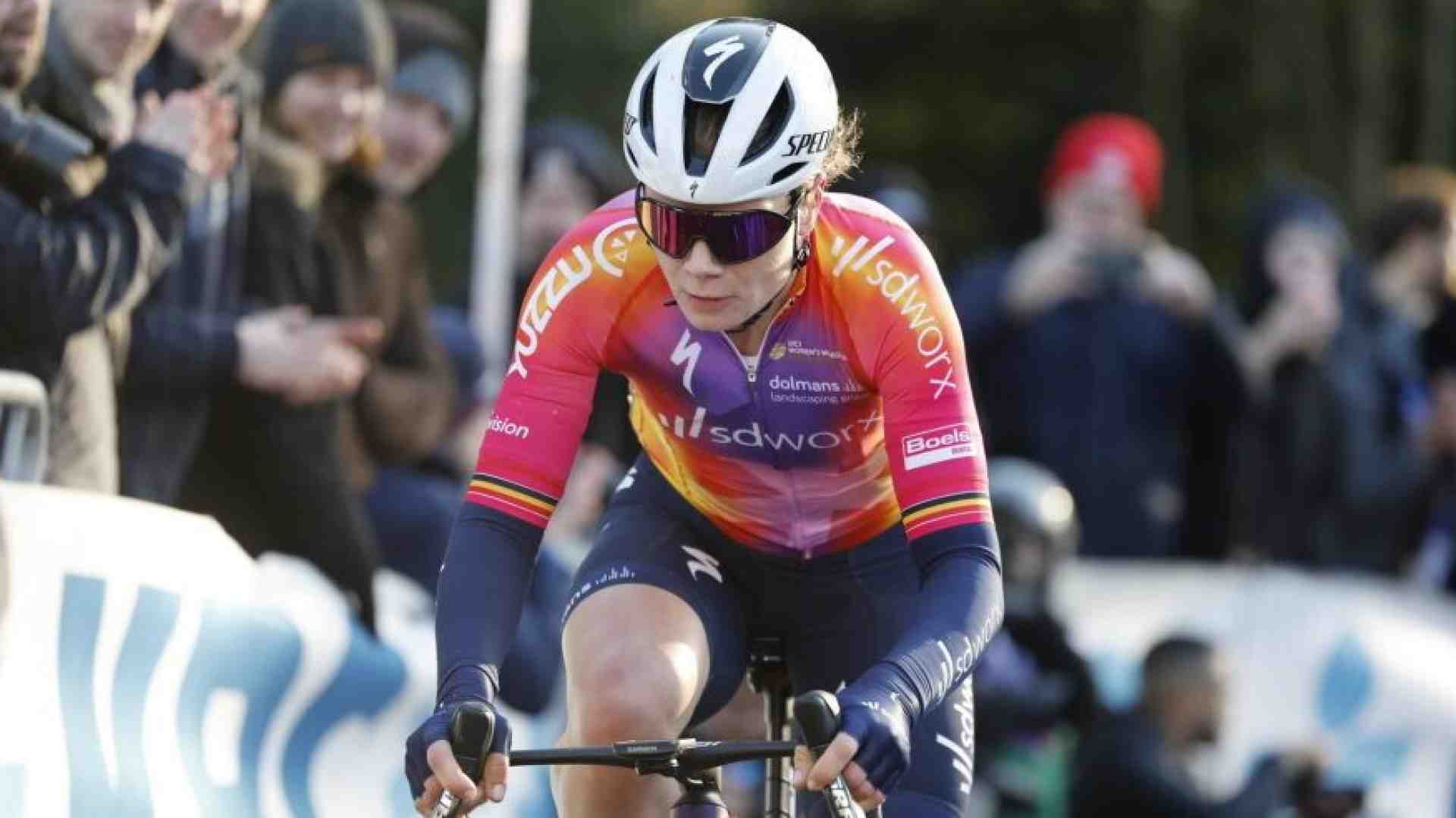 Lotte Kopecky nelle strade dei giorni disorientati