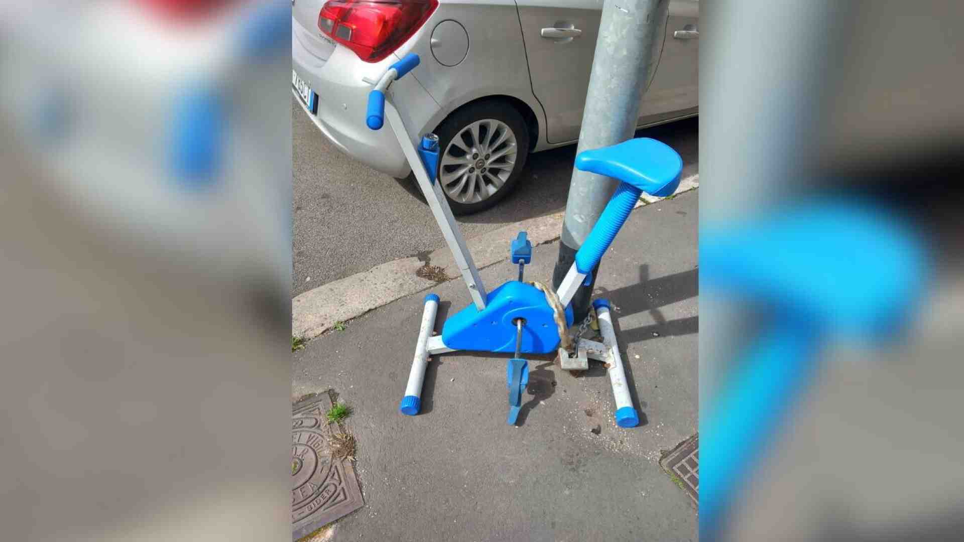 Storia (inutile) di una cyclette abbandonata a Roma