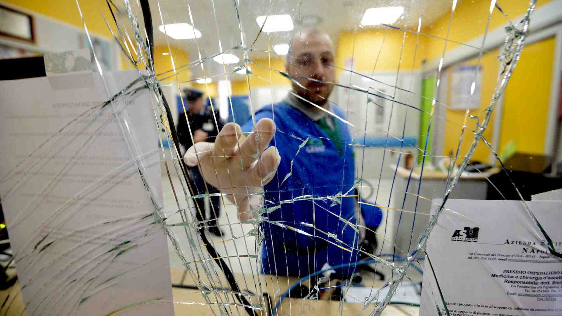 Fermare le violenze contro i medici: serve un segnale forte dalle istituzioni