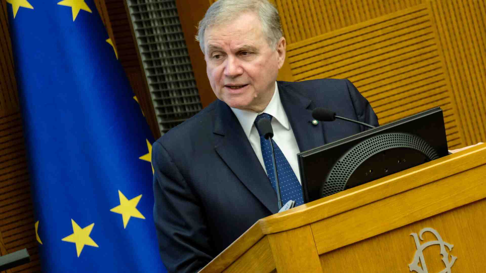 I torti della politica che urla contro la Bce e le ragioni del governatore