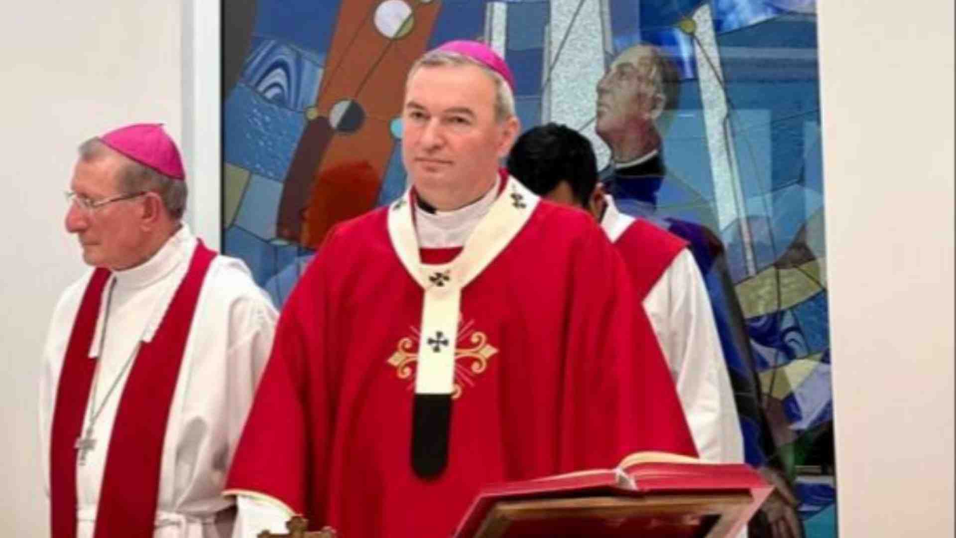 «Io, vescovo d’Albania, che a 16 anni sono arrivato in Italia su un barcone»