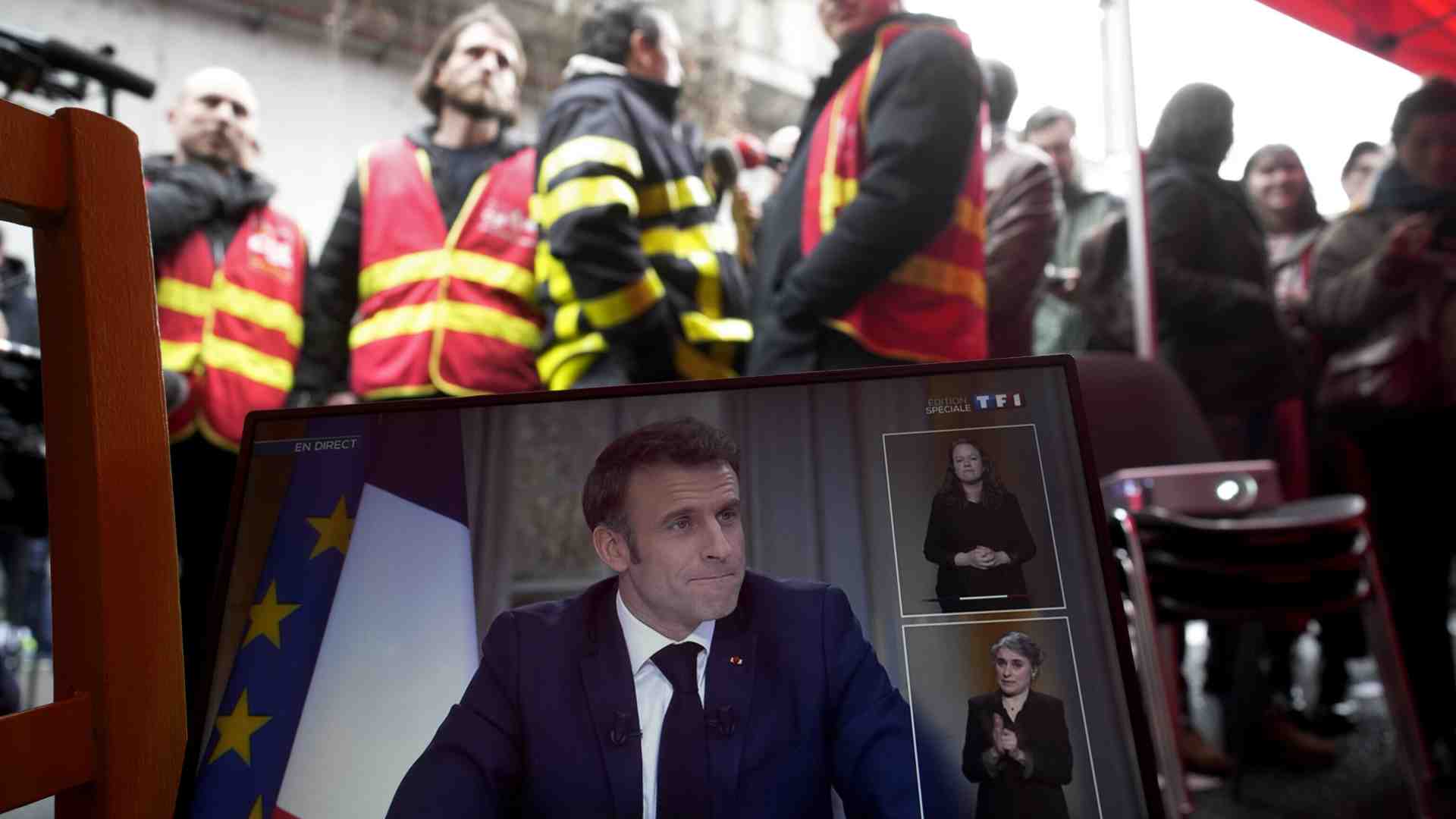 Sarà un fighetta, ma Macron se ne frega della piazza e non vuole piegarsi all’immobilismo