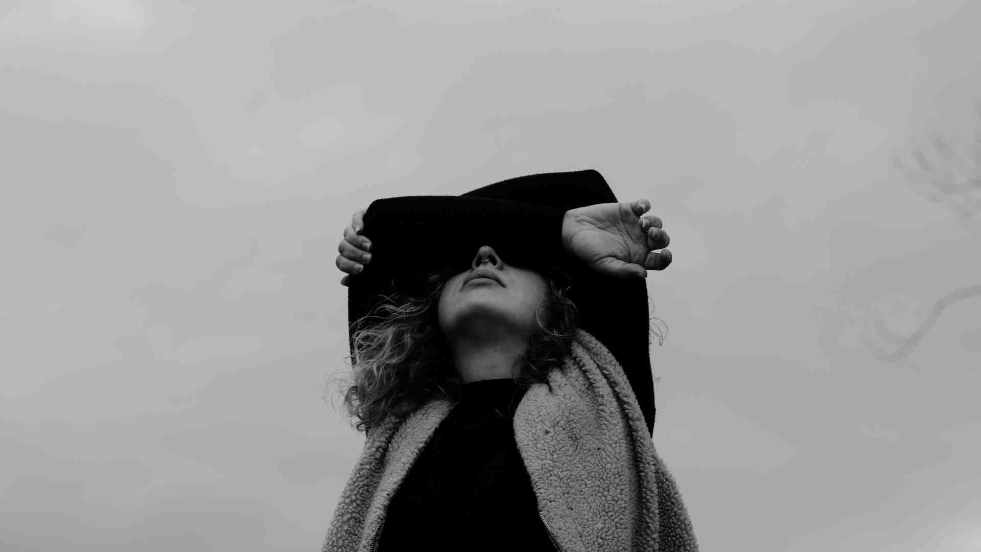 La Gen Z non sa trovare conforto nel sesso e nei piaceri della vita