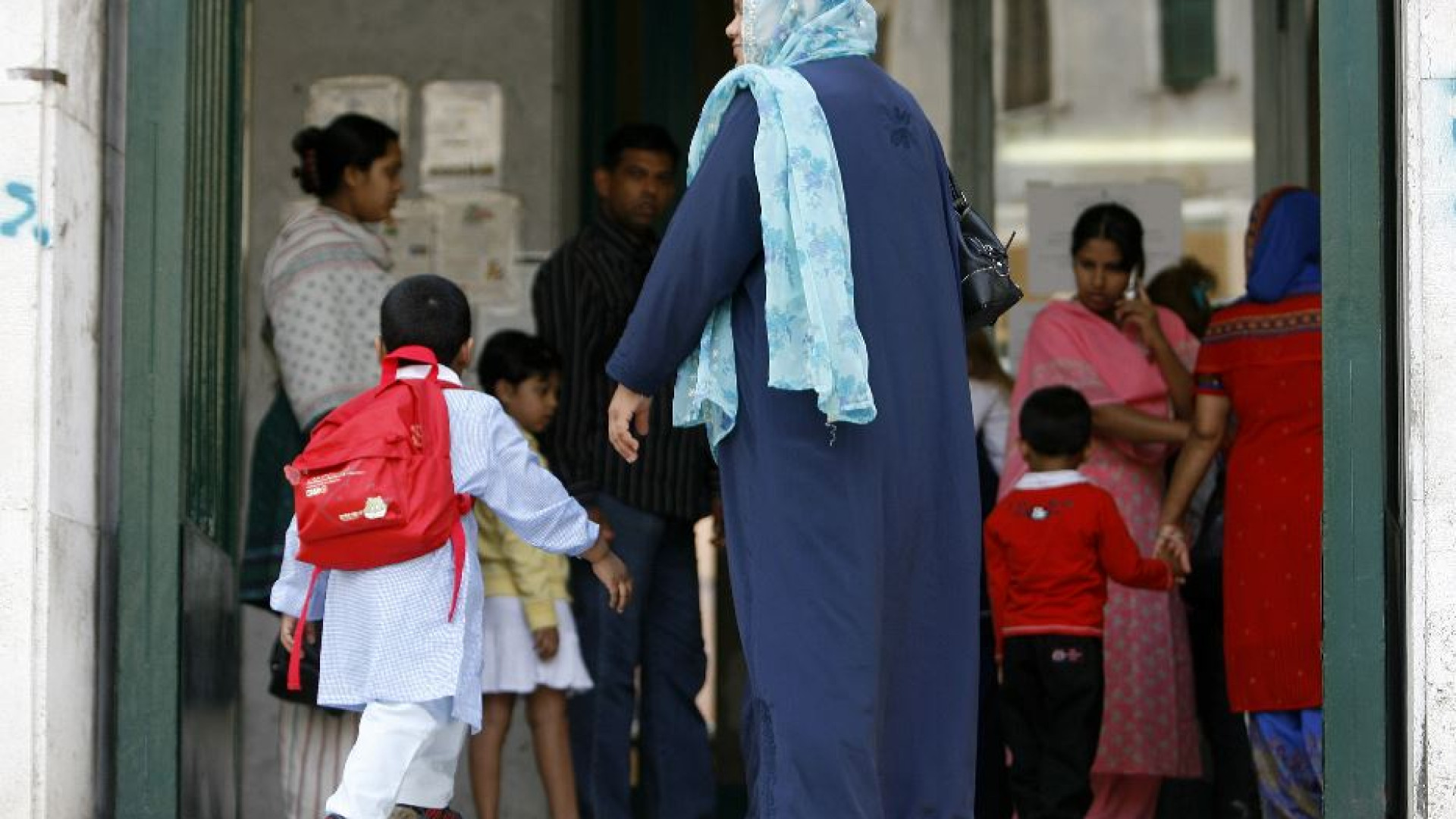 Perché la demografia italiana ha bisogno di figli e di immigrati