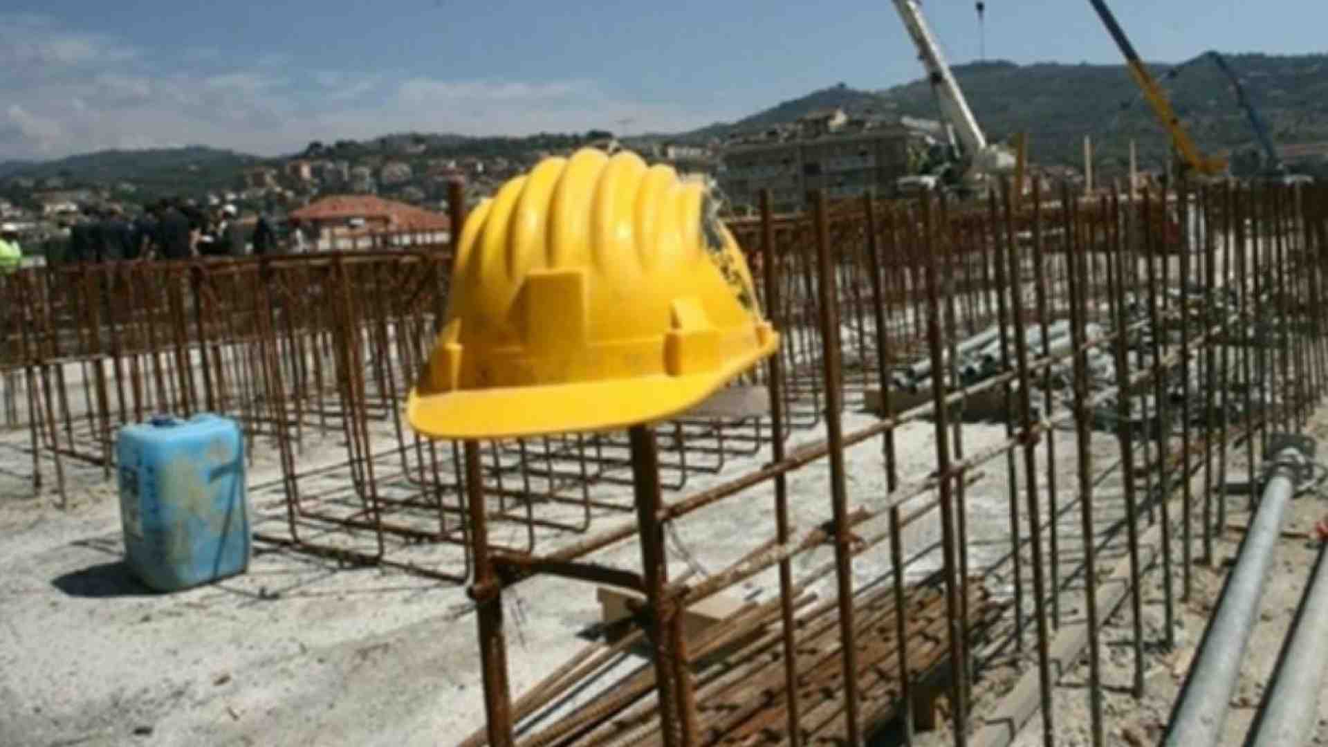 Lavoro, meno incidenti ma più morti