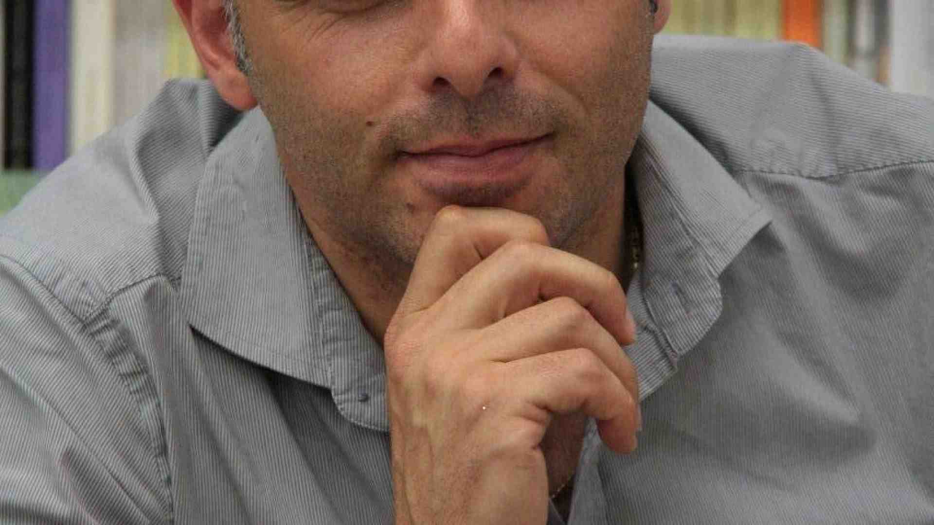 Educare al tempo del web: incontro-spettacolo col poliziotto-scrittore Domenico Geracitano