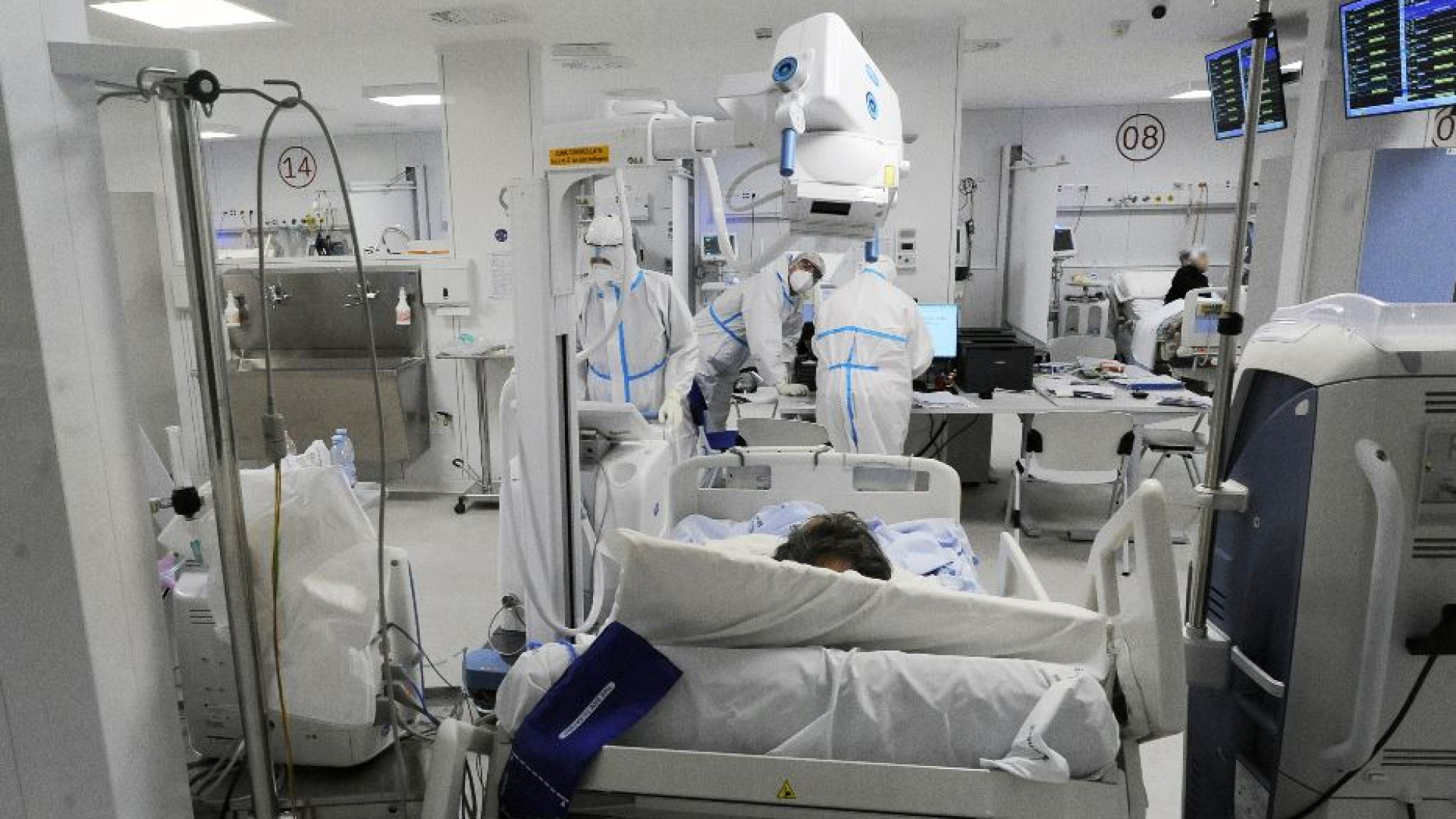 «Nel 2020 il Covid ha causato 78.673 morti». Ma il calcolo delle vittime divide